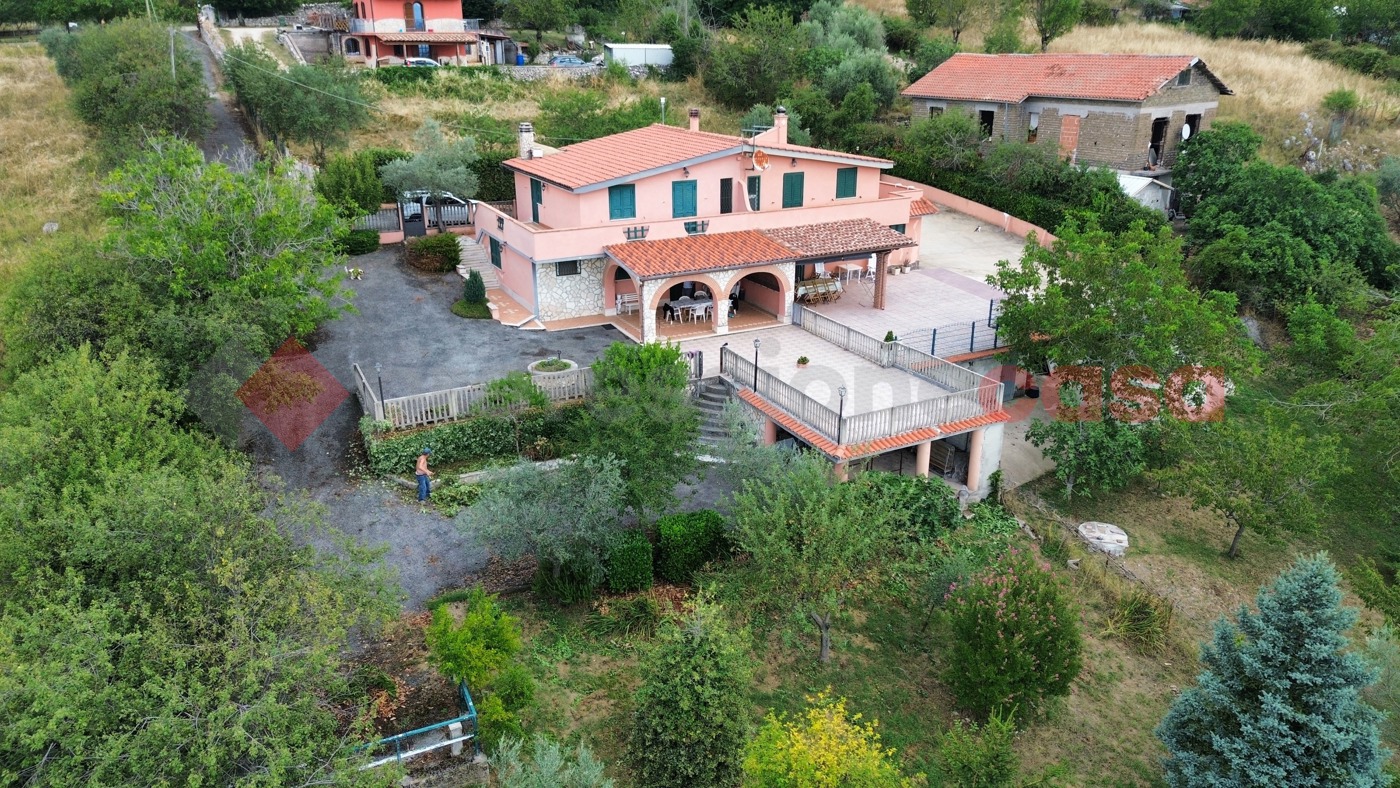 Villa Bifamiliare in vendita a Fiuggi