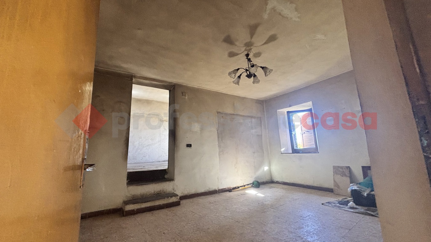 Casa indipendente in vendita a Torre Cajetani