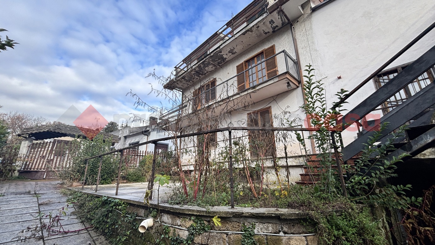Villa da ristrutturare a Alatri