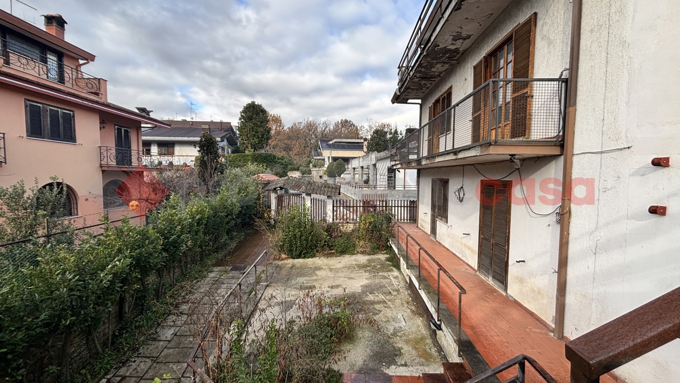 Villa da ristrutturare a Alatri