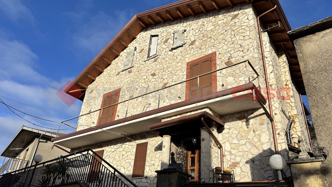 Appartamento con giardino a Torre Cajetani