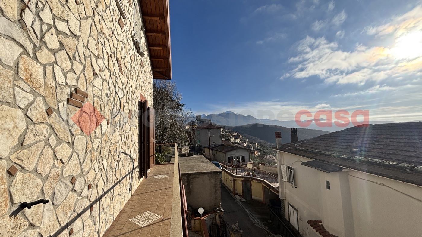 Appartamento con giardino a Torre Cajetani