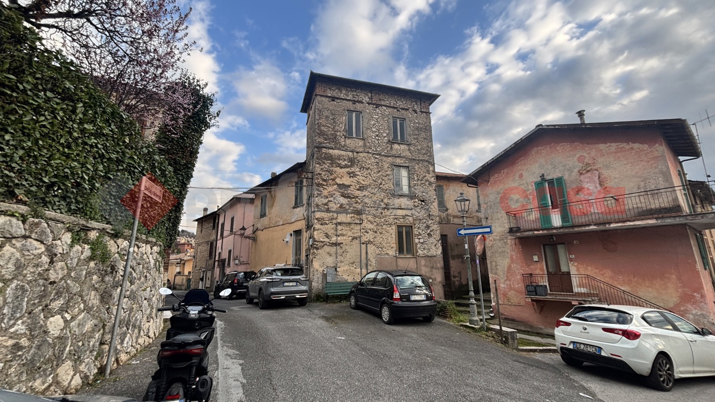 Quadrilocale da ristrutturare a Fiuggi