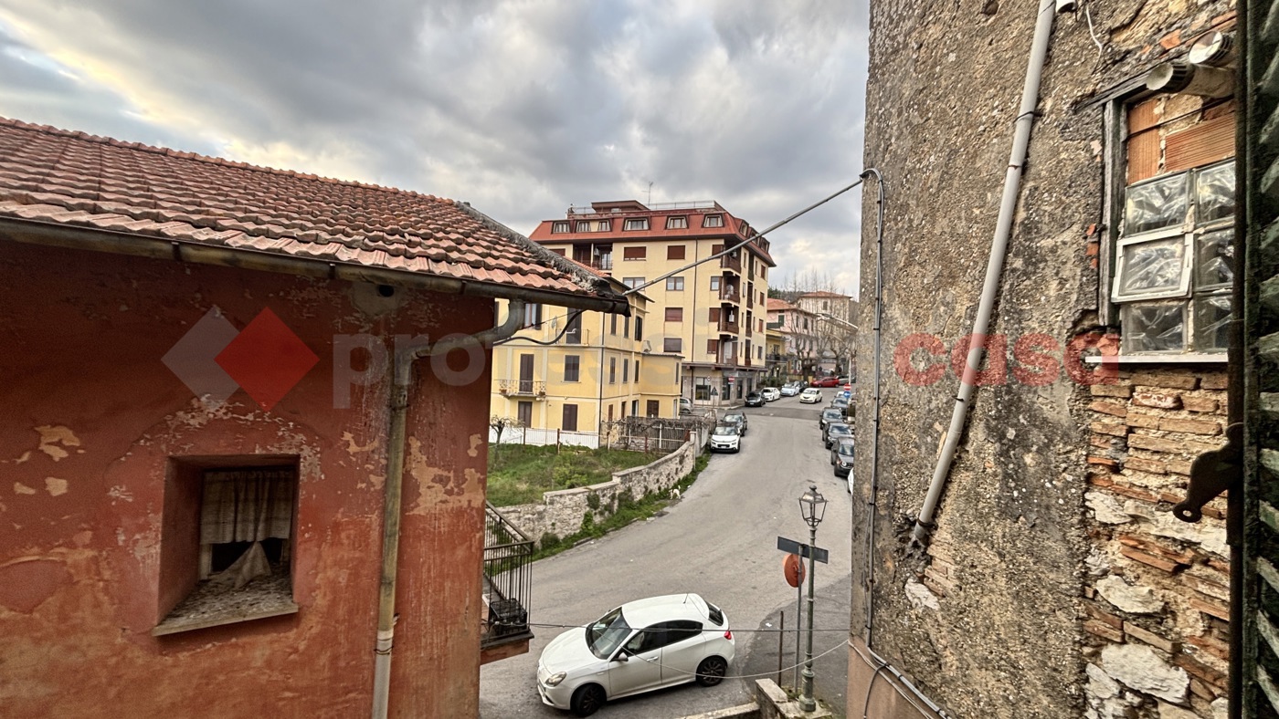 Quadrilocale da ristrutturare a Fiuggi