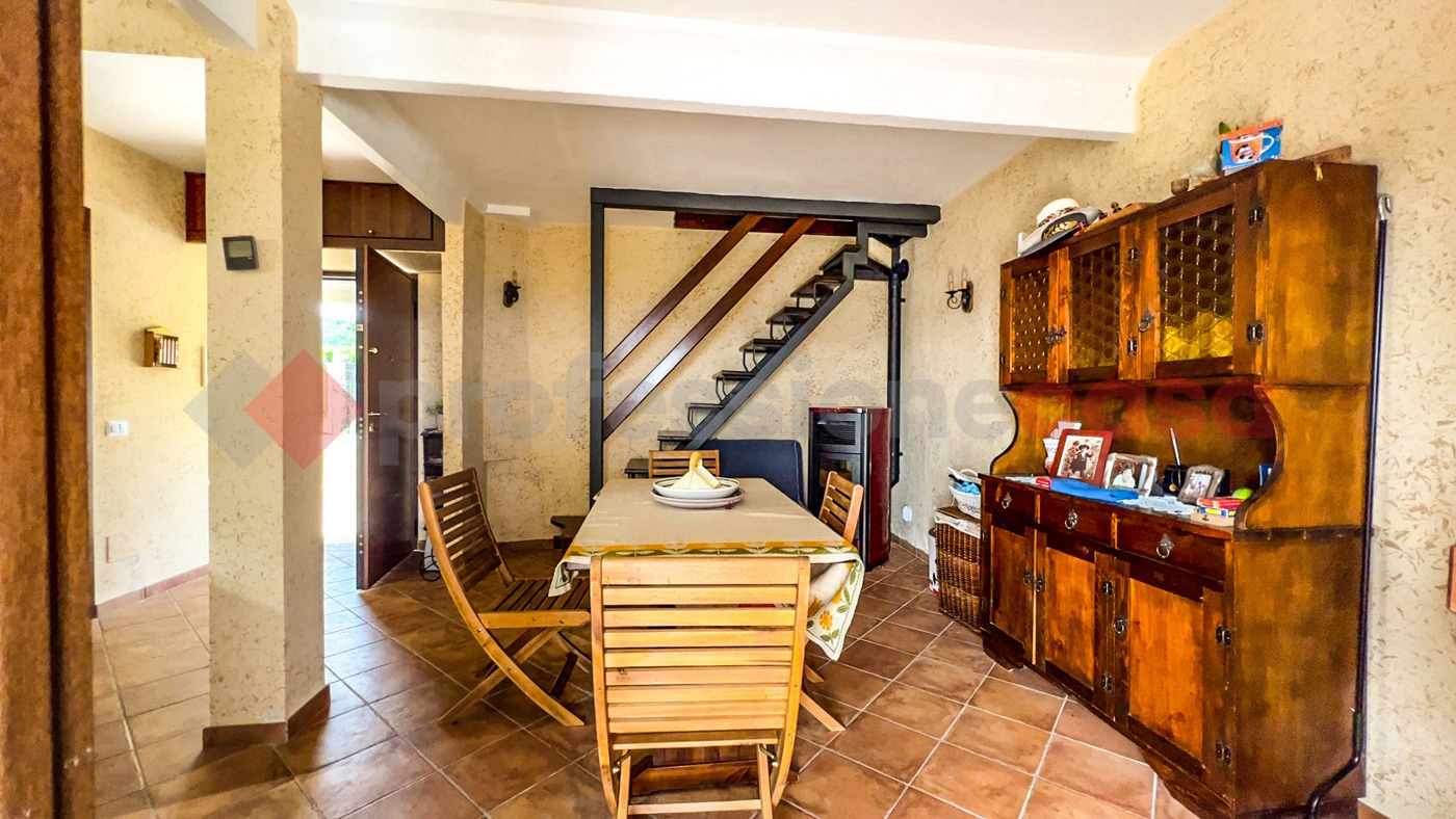 Villa in vendita a Torre Cajetani