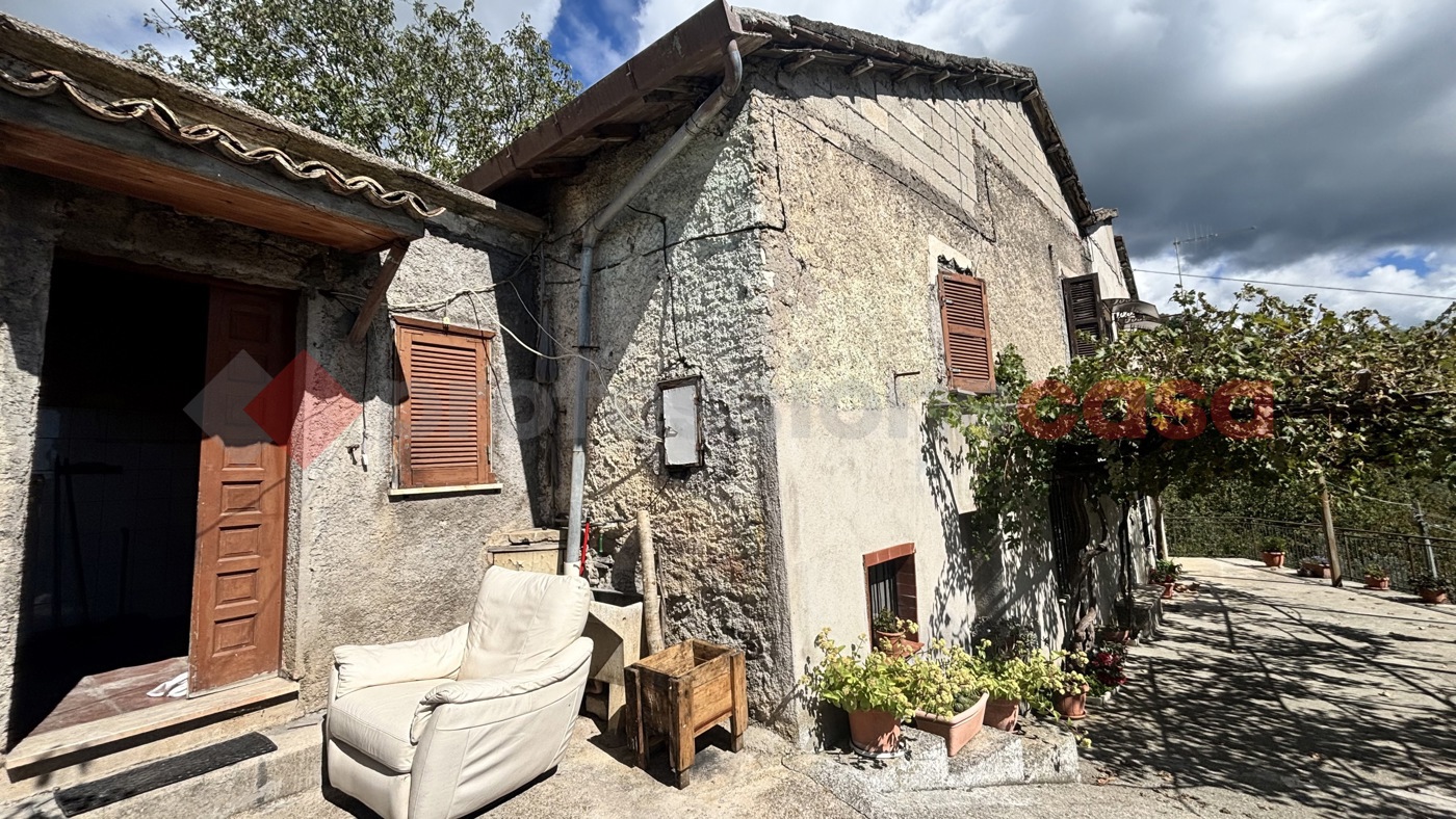 Casa indipendente in vendita a Torre Cajetani