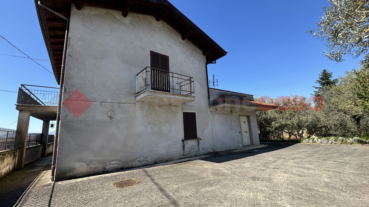 Casa indipendente da ristrutturare a Fumone