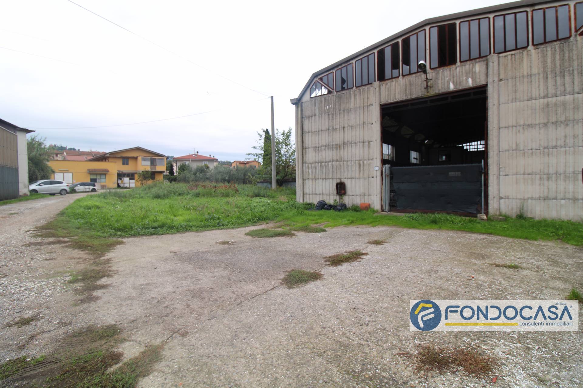 Capannone in vendita a Buti, Cascine