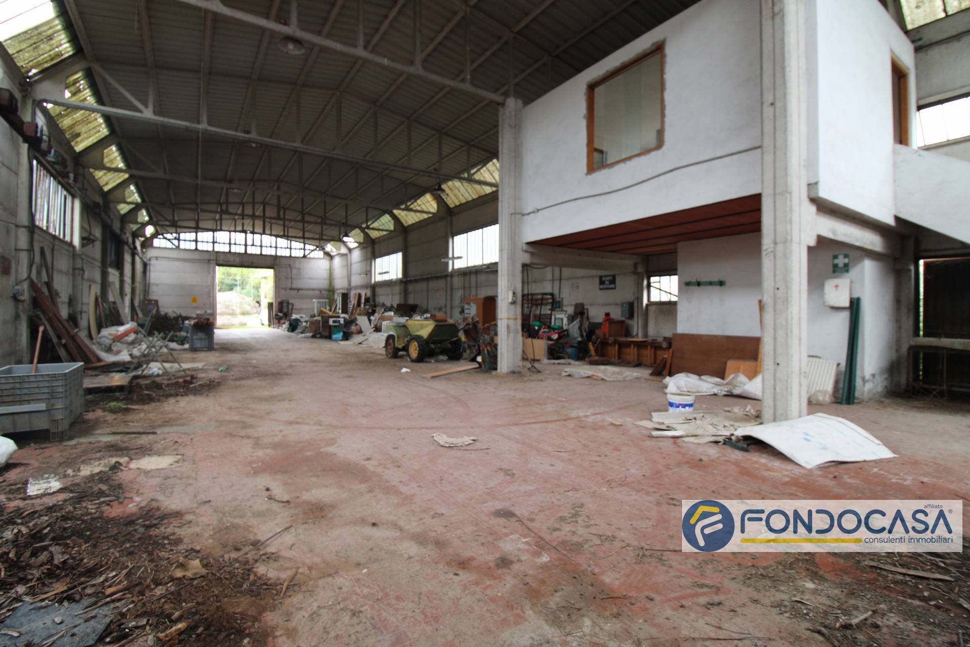 Capannone in vendita a Buti, Cascine