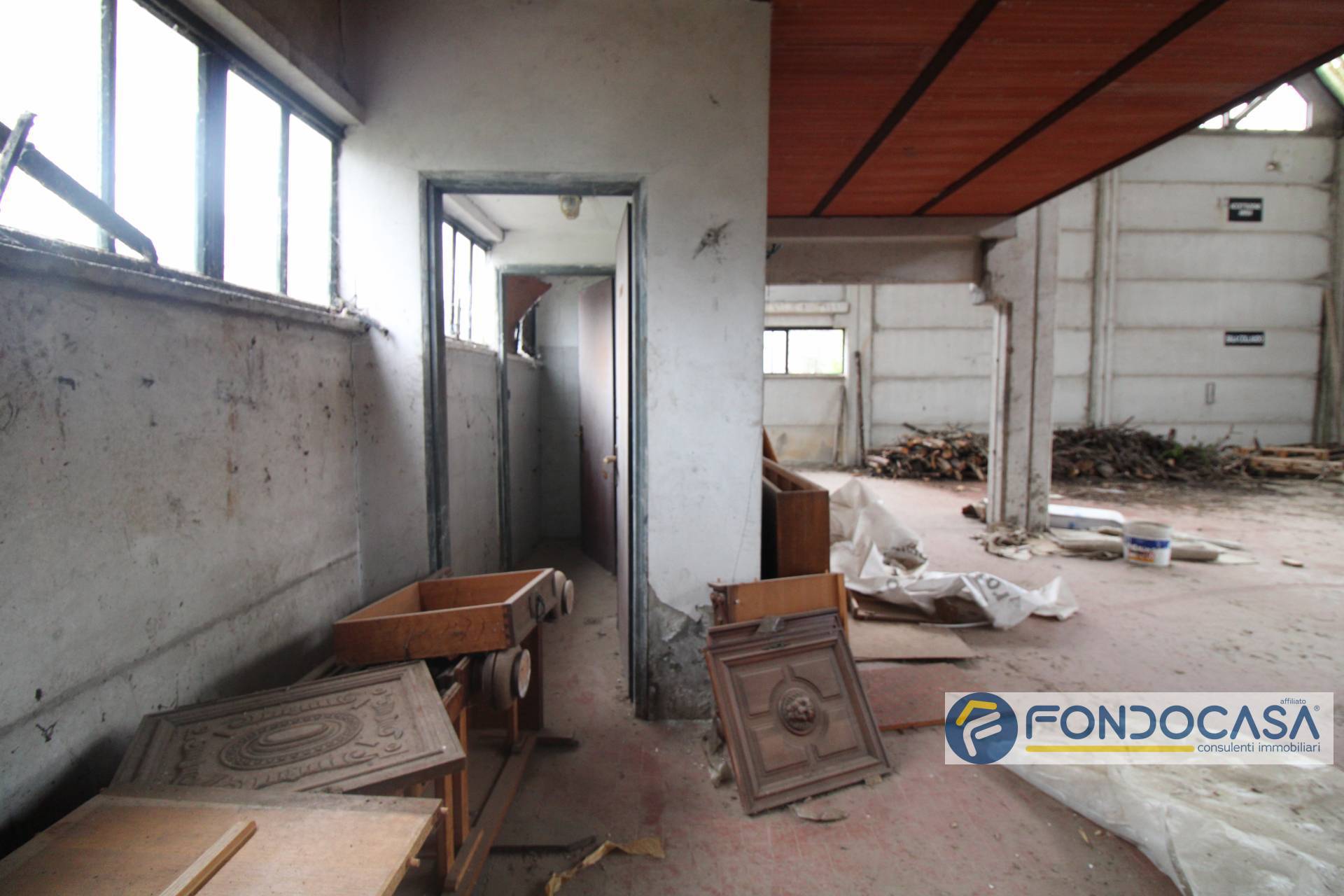 Capannone in vendita a Buti, Cascine
