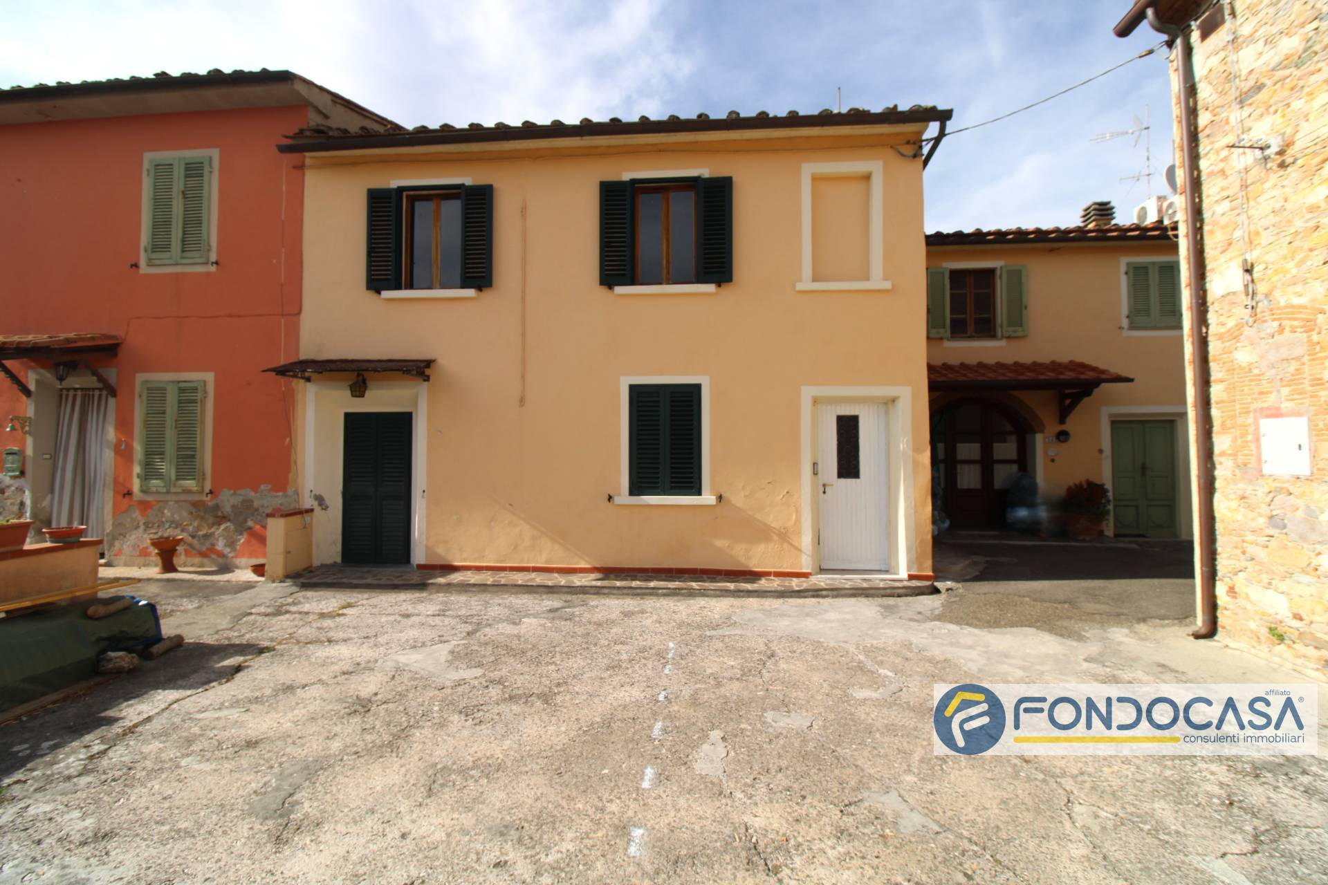 Casa indipendente in vendita a Buti, Cascine