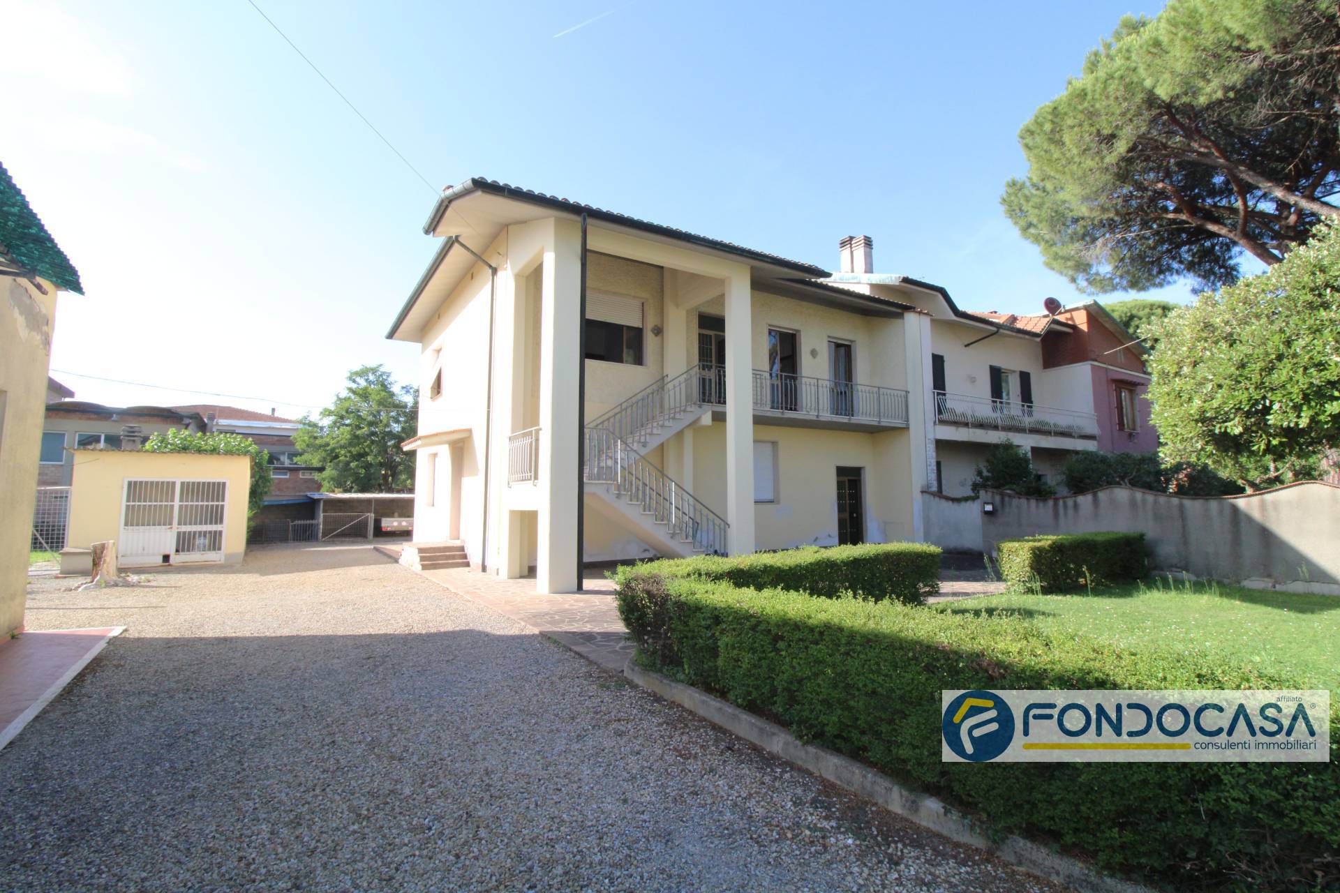 Villa bifamiliare in vendita a Castelfranco di Sotto
