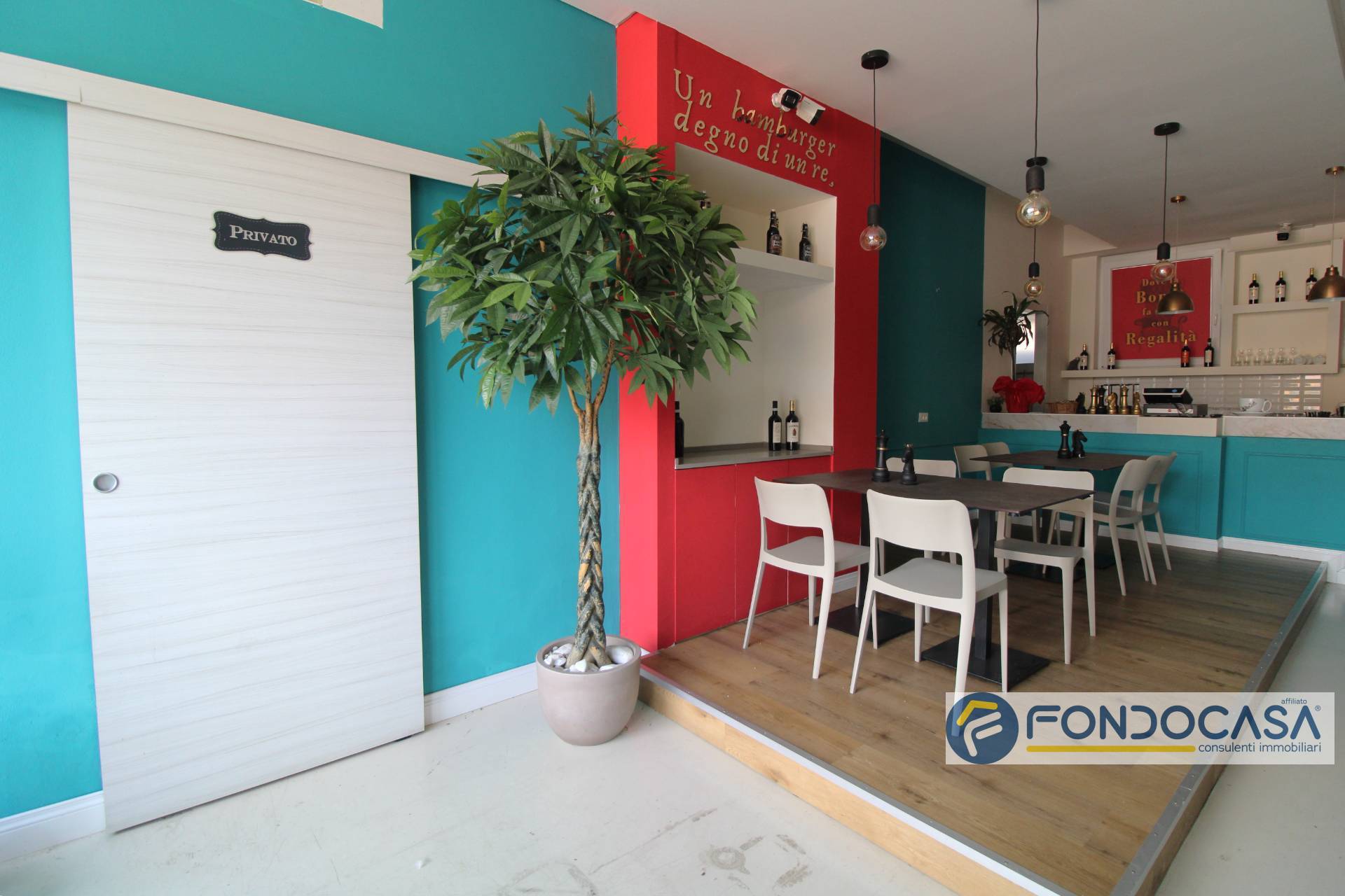 Locale commerciale in vendita a Pontedera