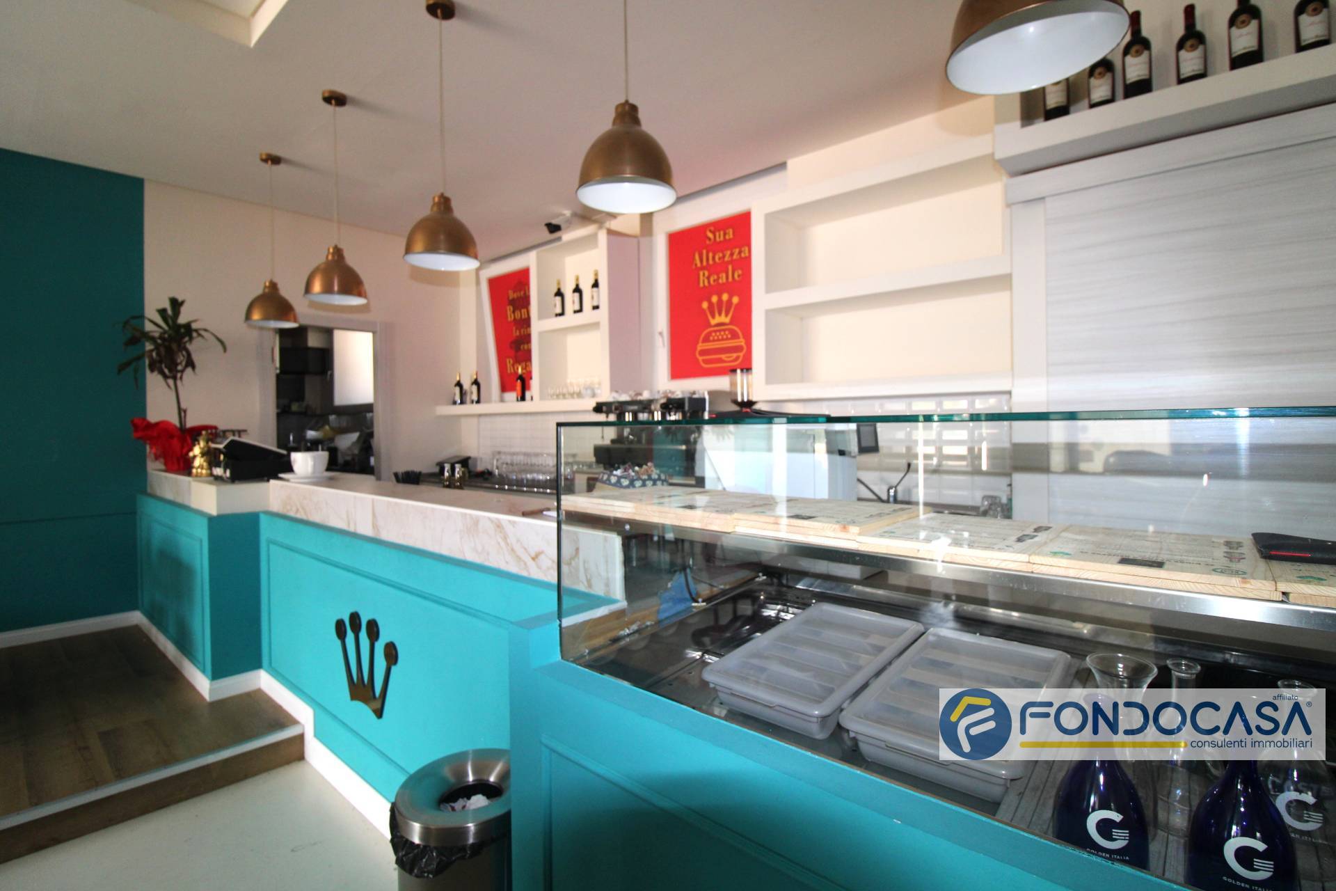 Locale commerciale in vendita a Pontedera