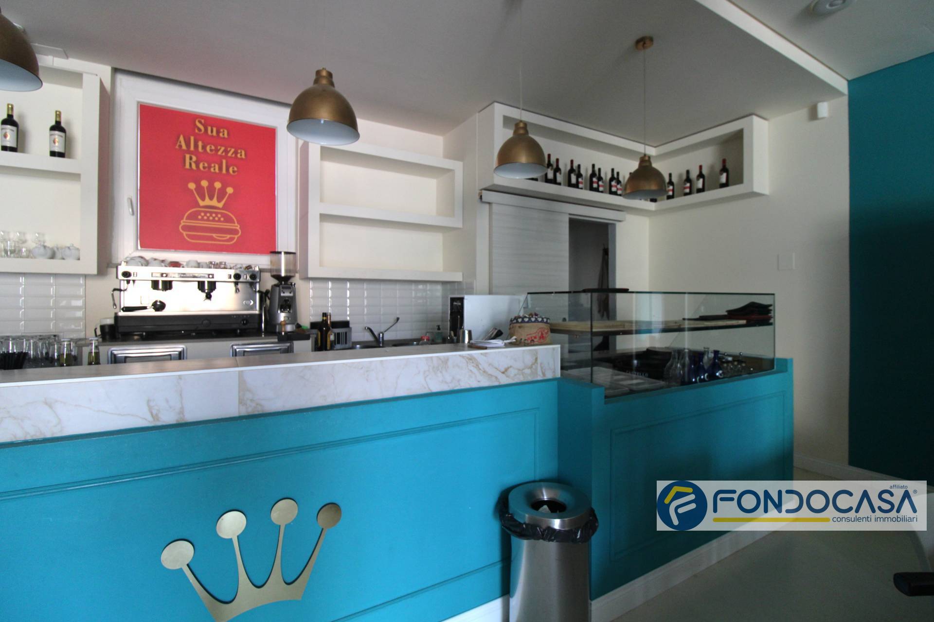 Locale commerciale in vendita a Pontedera