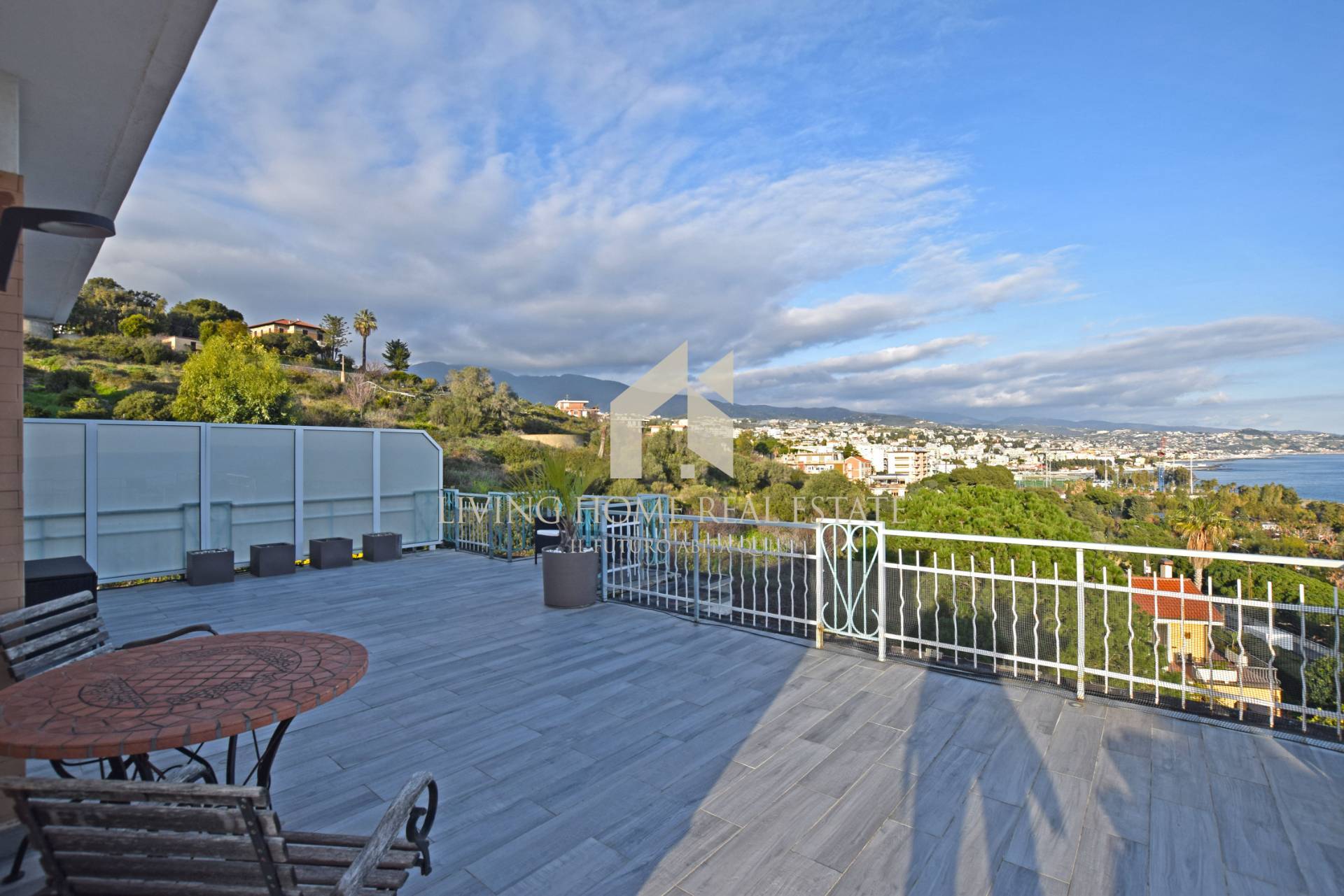 Appartamento in vendita a Sanremo, Capo Nero