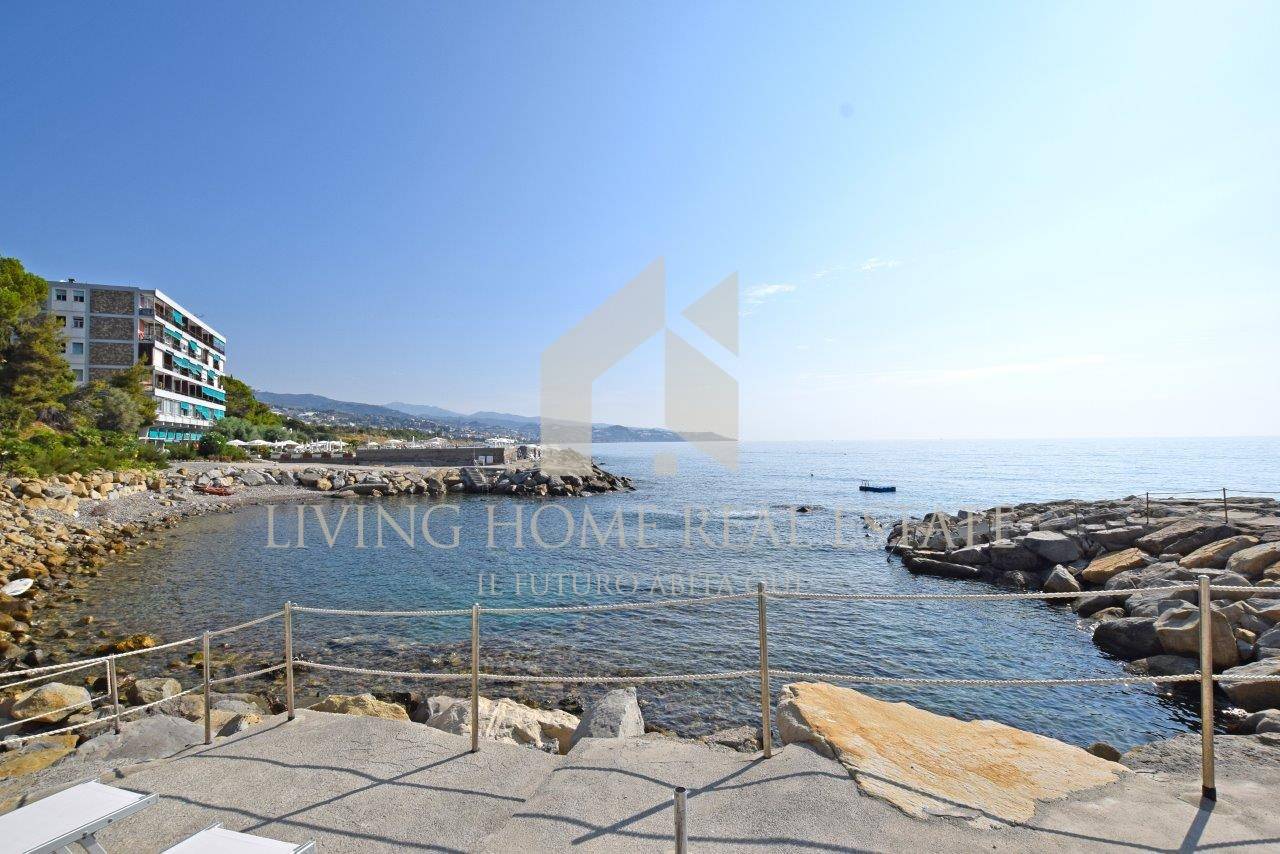 Appartamento in vendita a Sanremo, Capo Nero