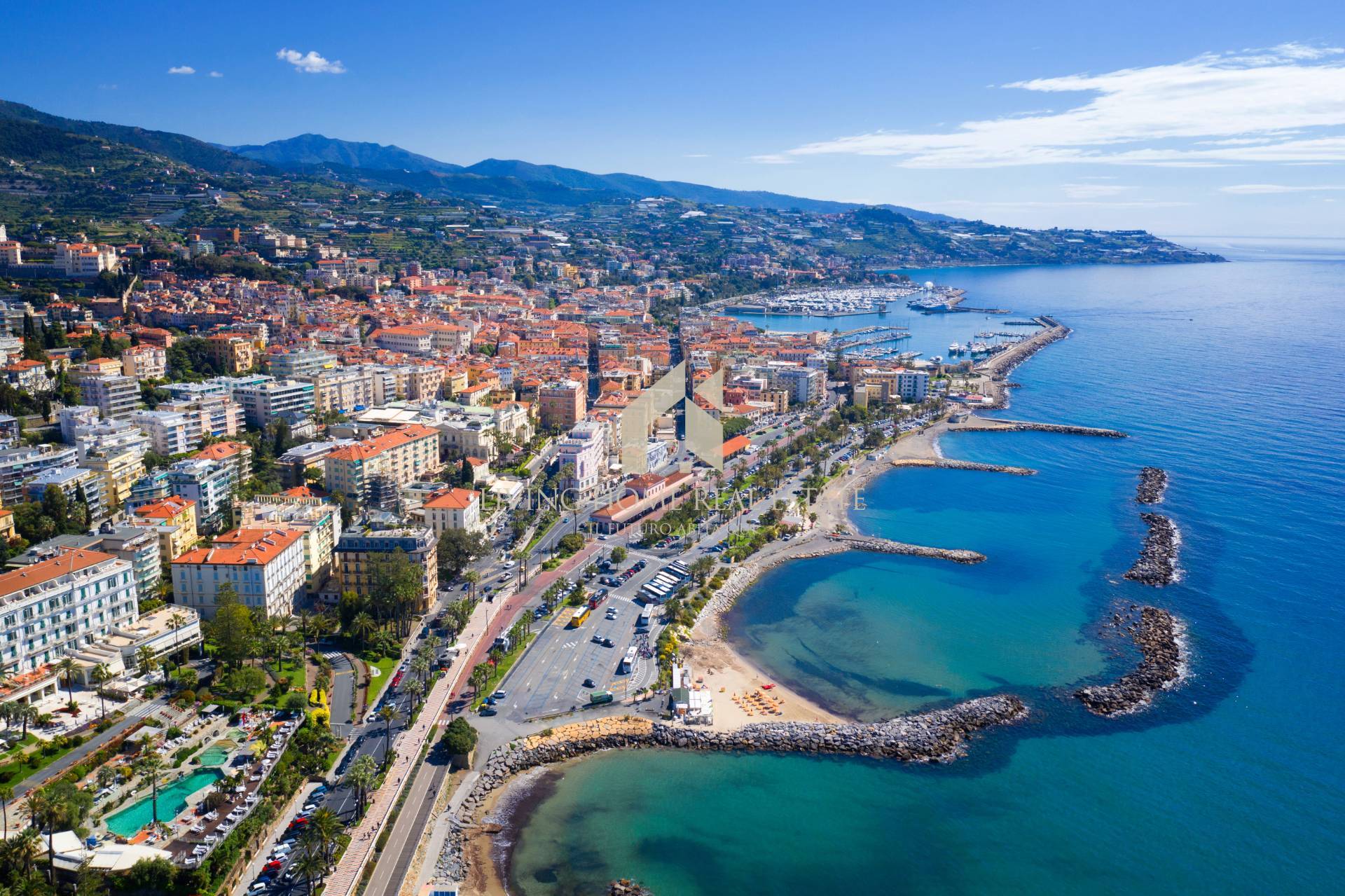 Locale commerciale in vendita a Sanremo, Centro - Marina