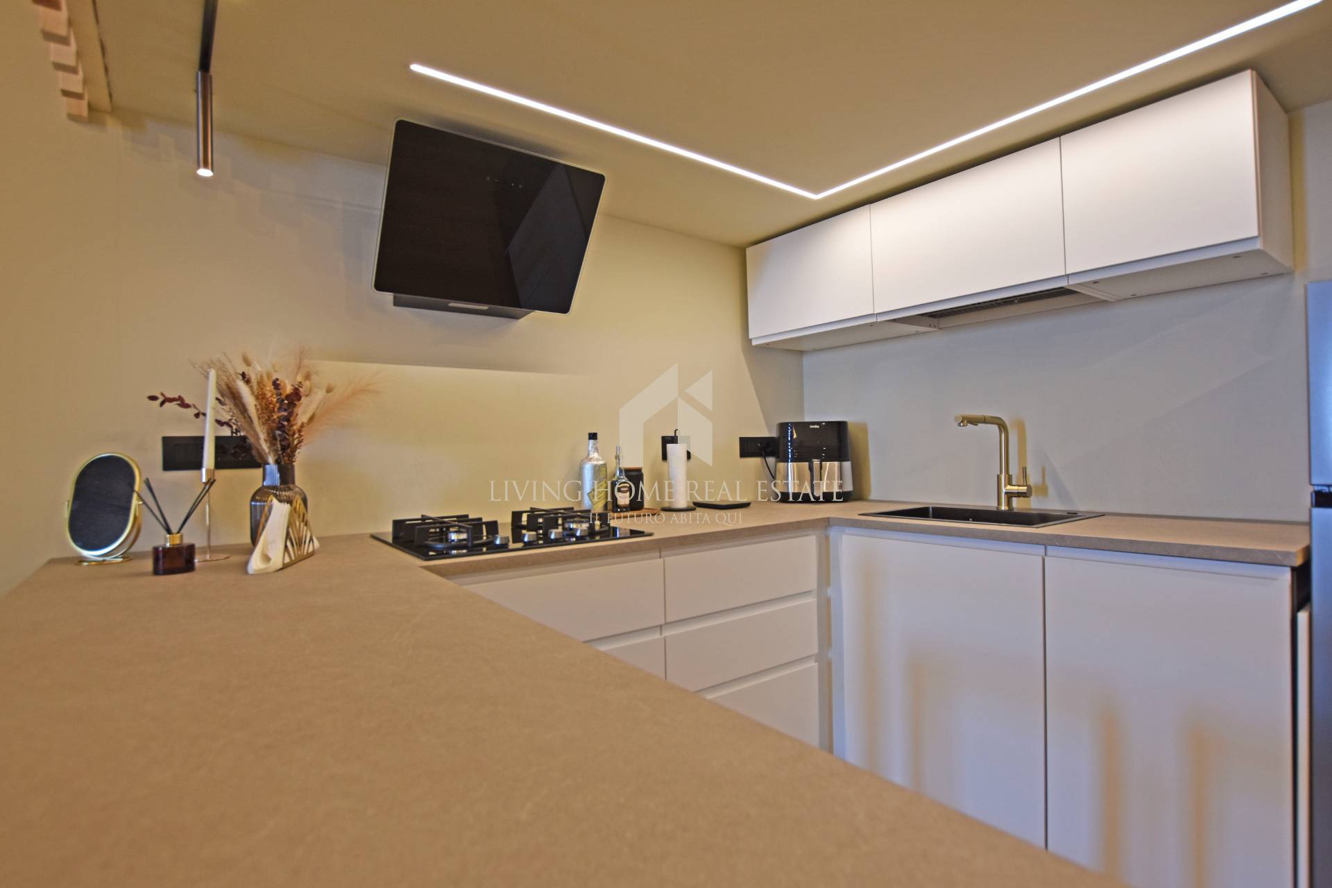 Appartamento in vendita a Sanremo, Capo Nero