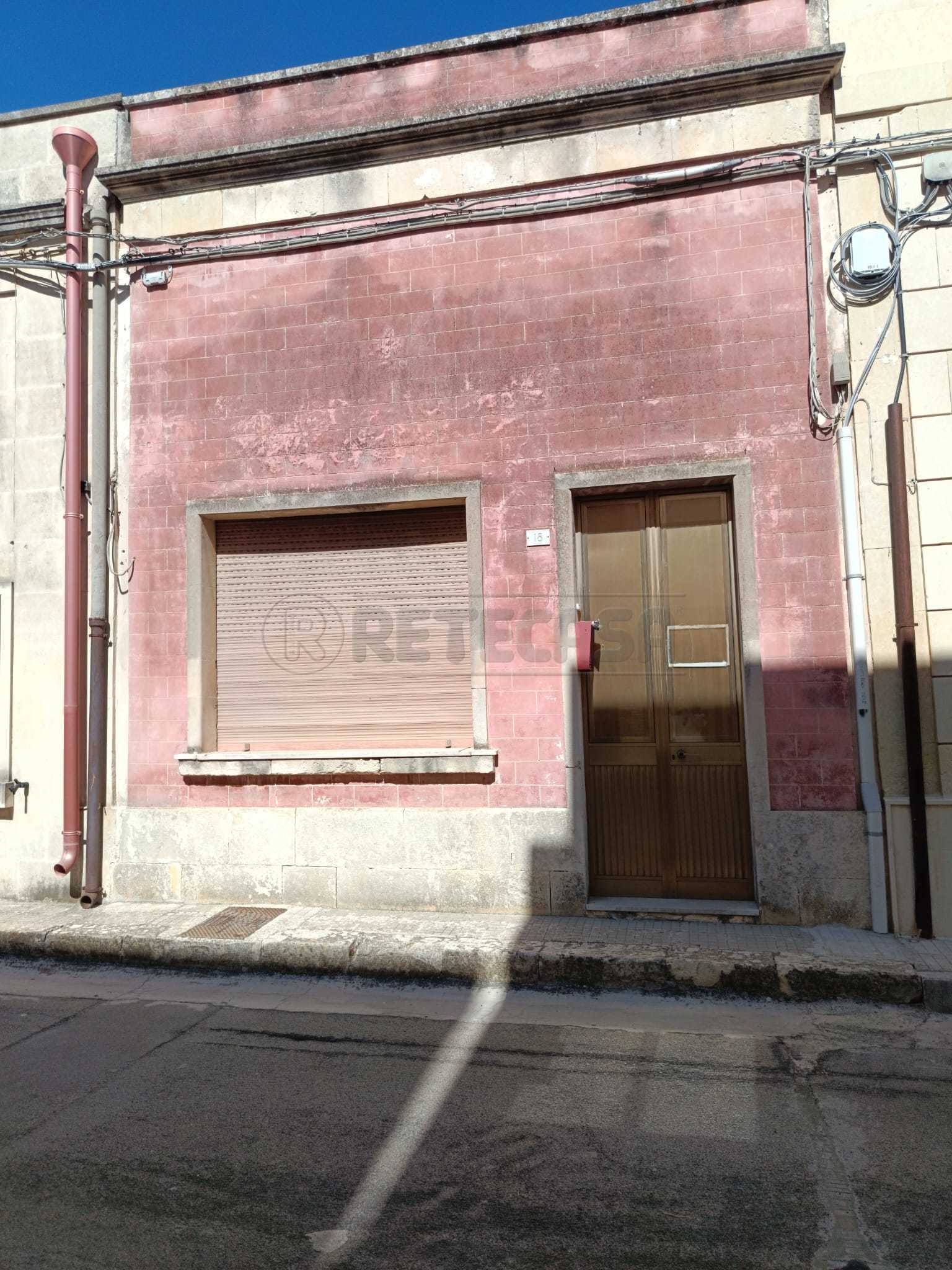 Casa indipendente da ristrutturare in via nizza 18, Cursi