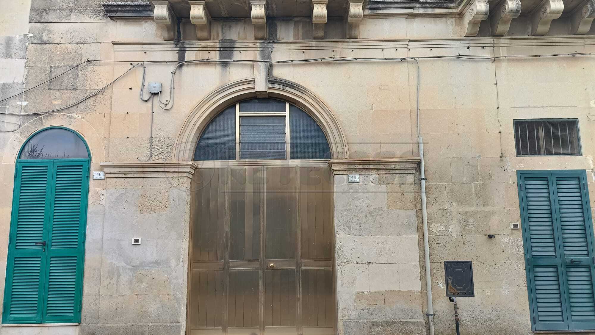 Quadrilocale da ristrutturare in via marco emilio scauro 44, Scorrano