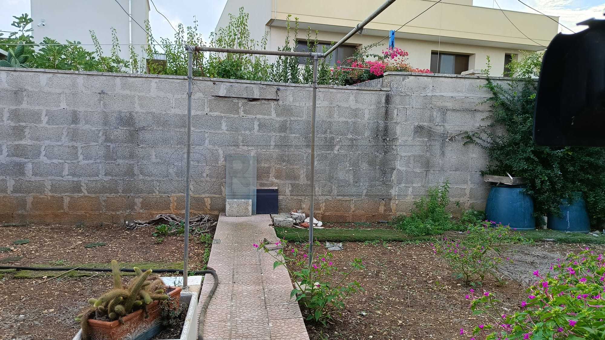 Casa indipendente con giardino in via santa caterina 35, Melpignano