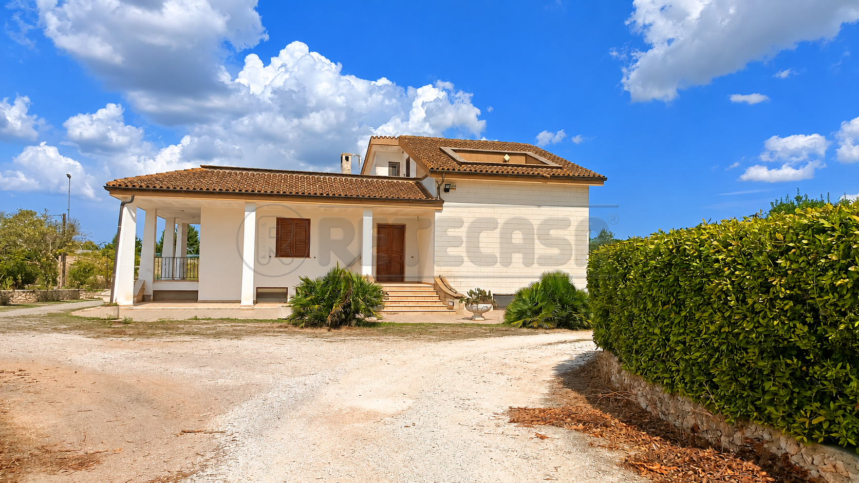 Villa con giardino in strada statale 16 adriatica, Muro Leccese