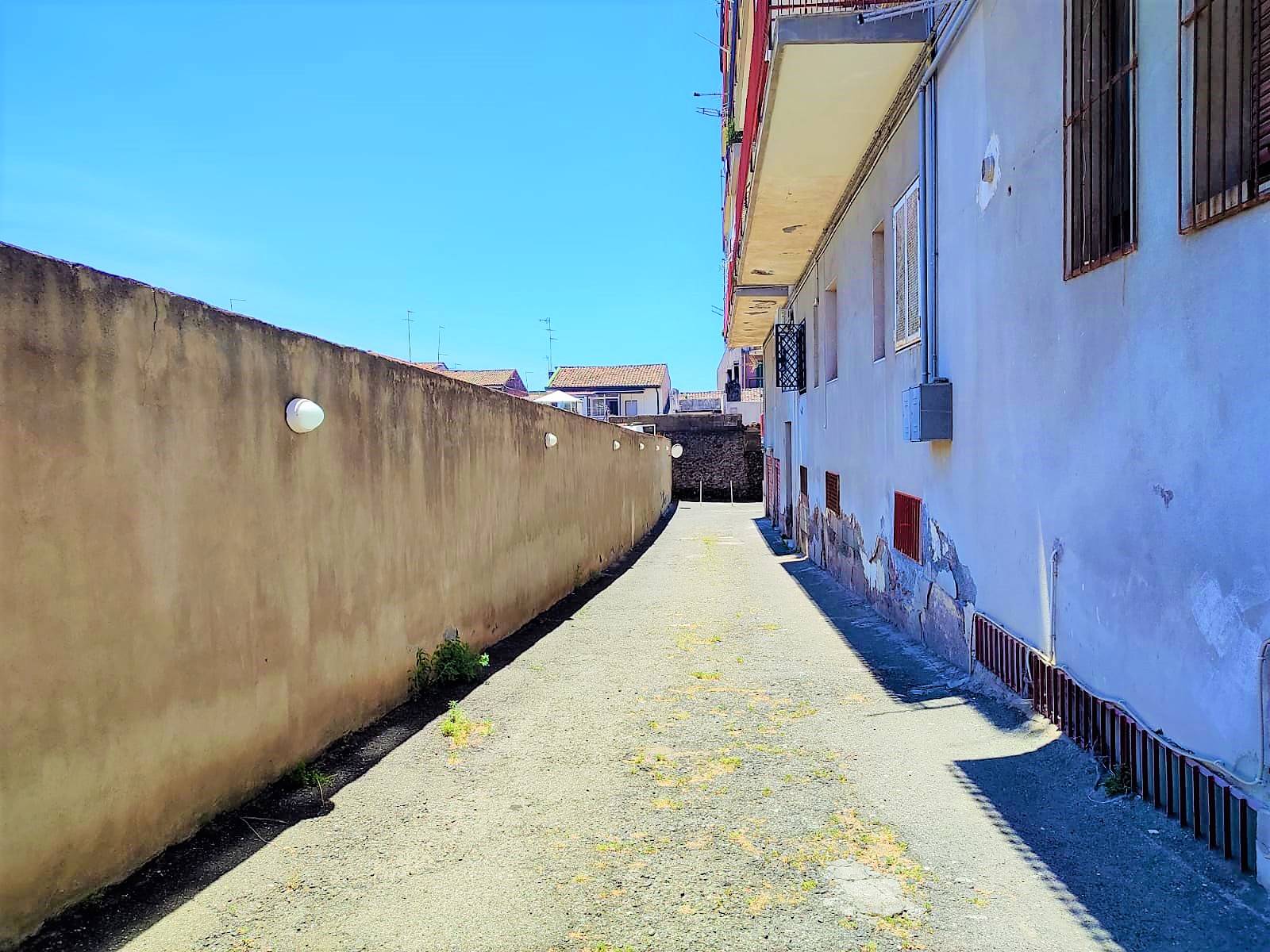 Box o garage in vendita a Catania, Via Leucatia - via del Bosco