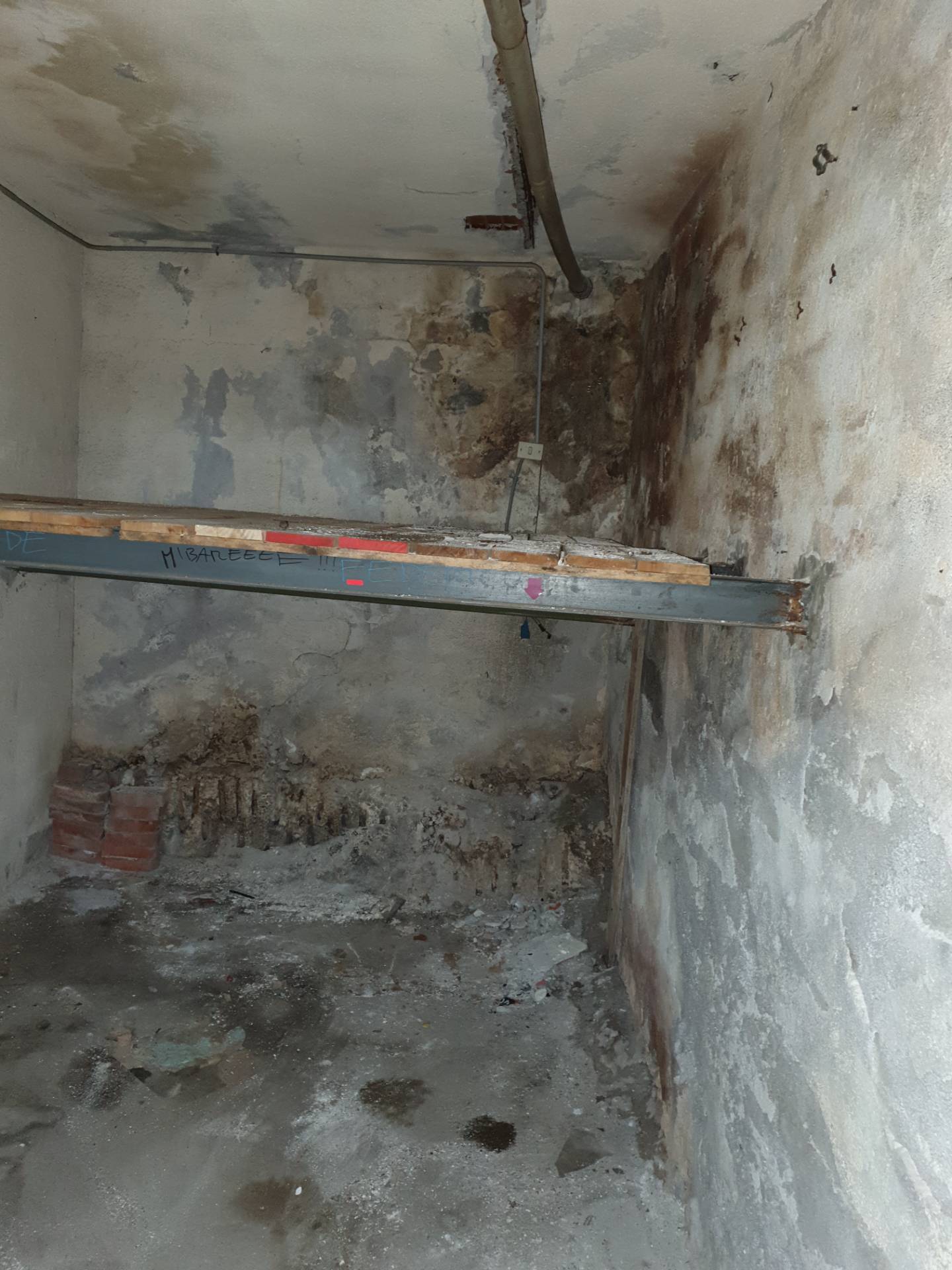 Box o garage in vendita a Catania, Via Leucatia - via del Bosco