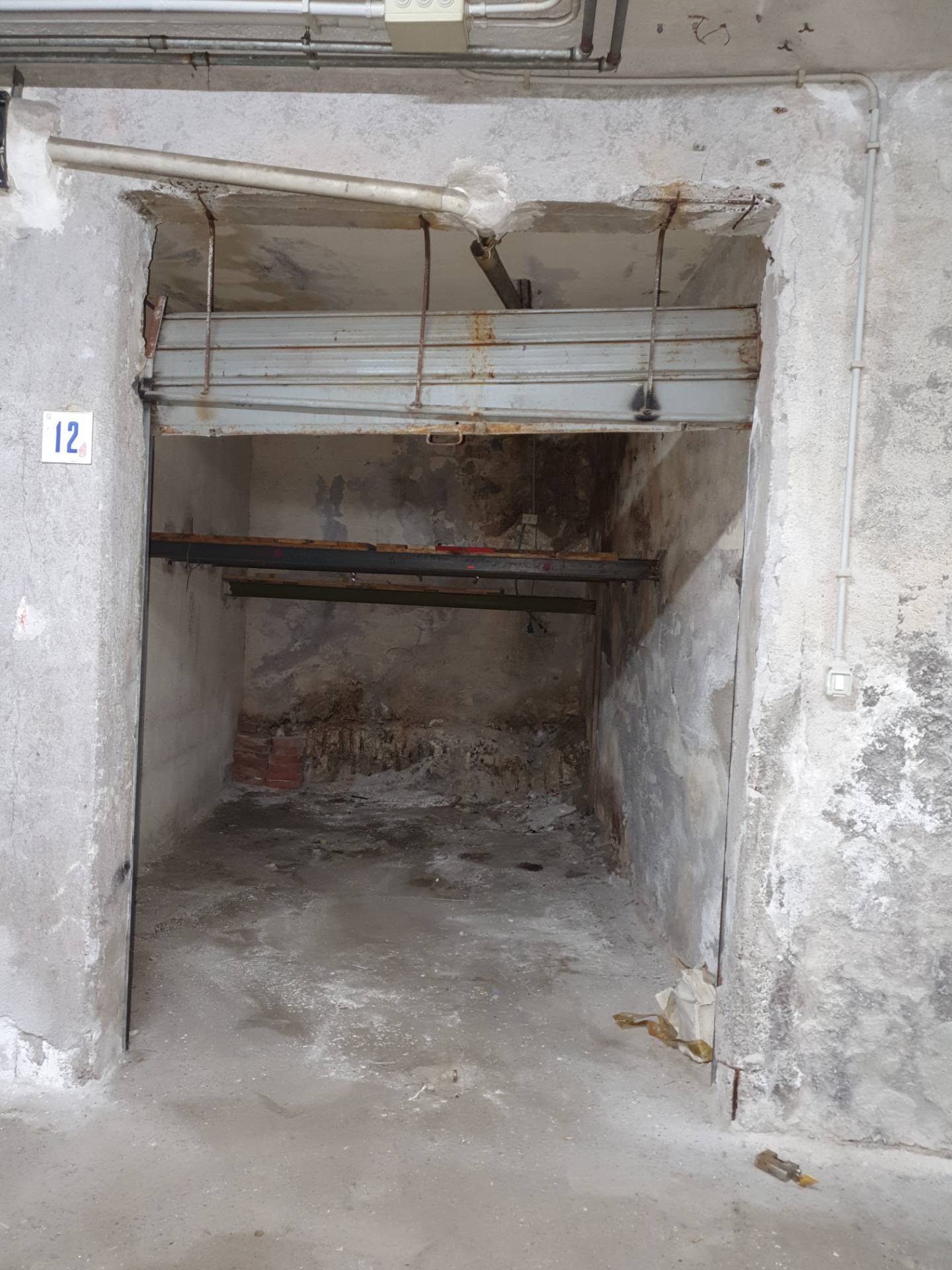 Box o garage in vendita a Catania, Via Leucatia - via del Bosco