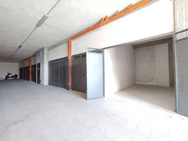 Box o garage in vendita a Catania, Via Leucatia - via del Bosco