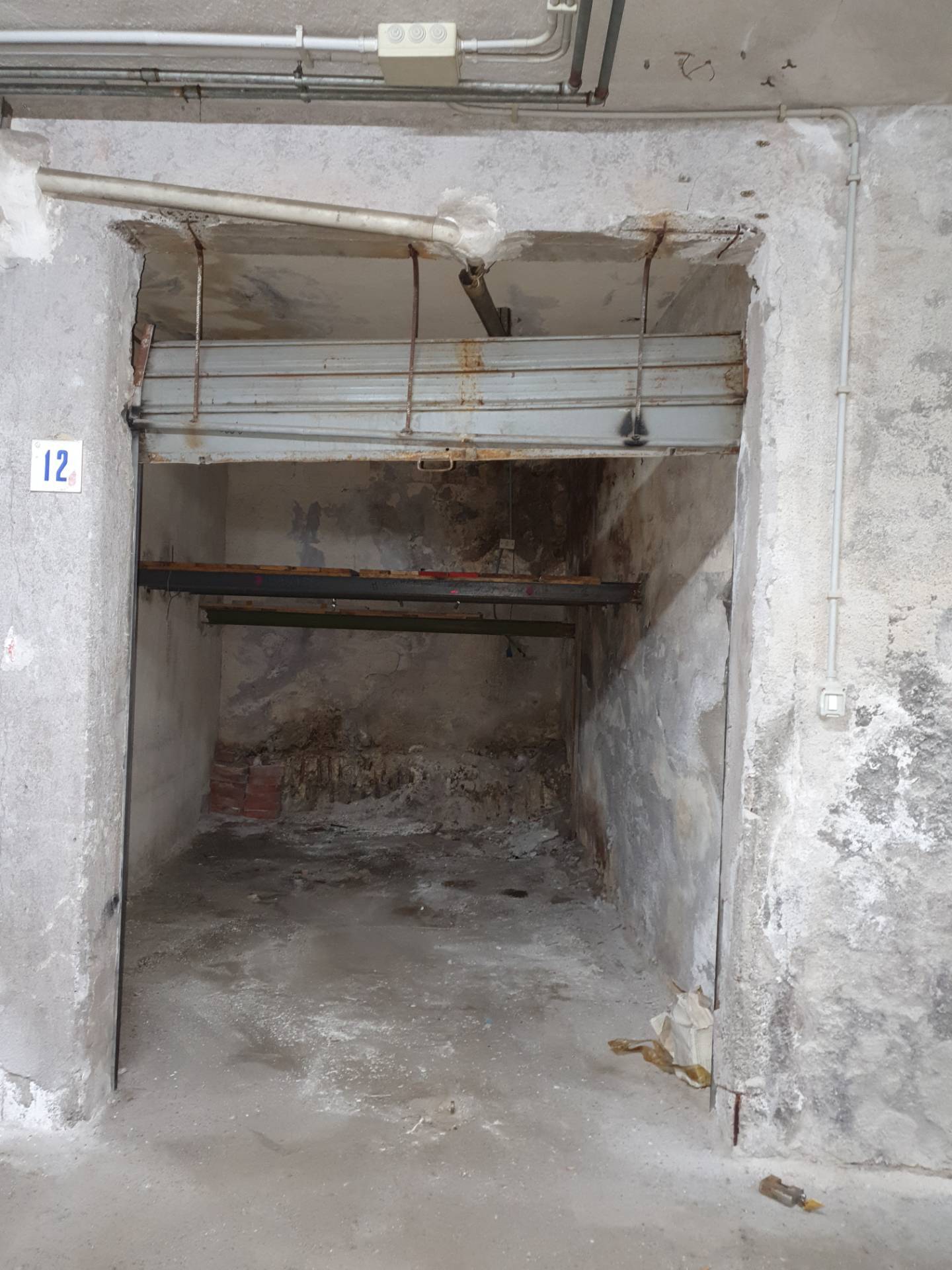 Box o garage in vendita a Catania, Via Leucatia - via del Bosco