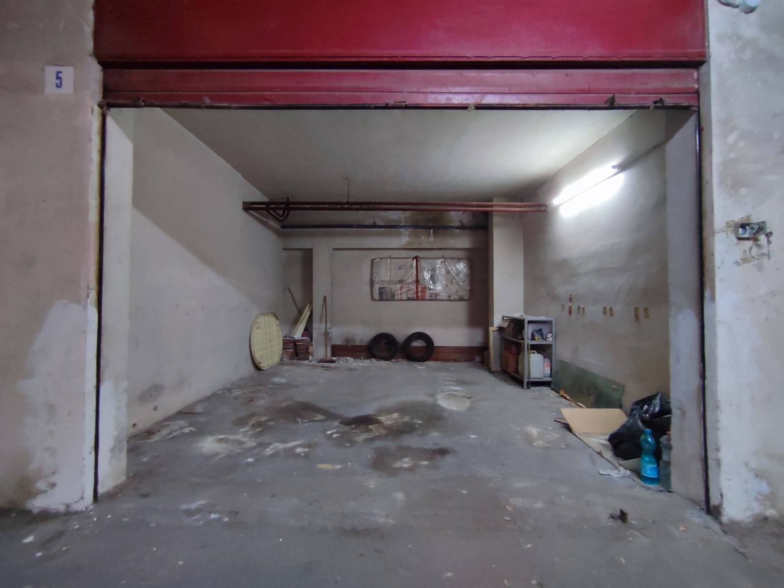 Box o garage in vendita a Catania, Via Leucatia - via del Bosco