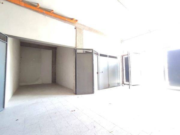 Box o garage in vendita a Catania, Via Leucatia - via del Bosco