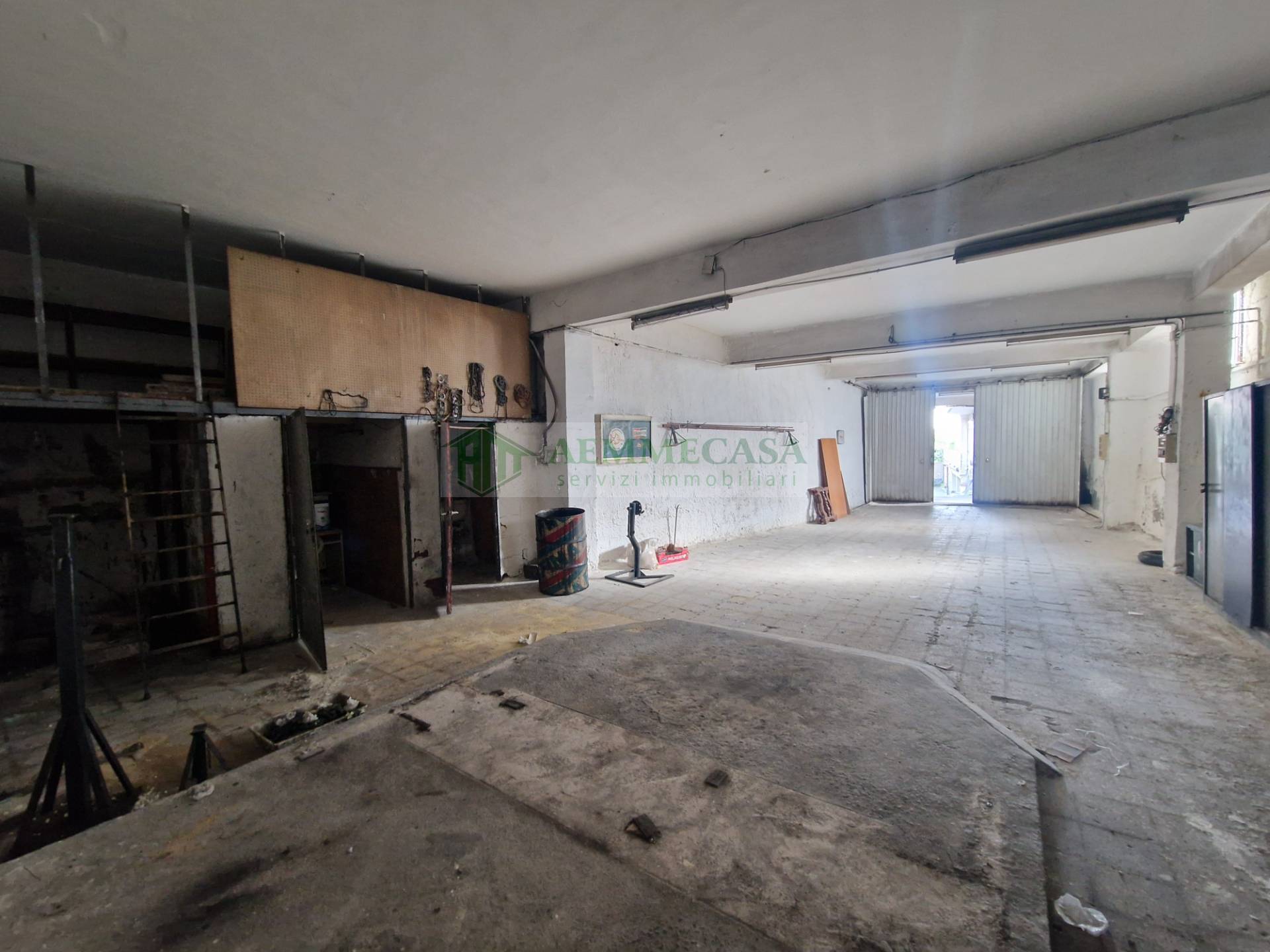 Deposito in affitto a Catania, Via Leucatia - via del Bosco