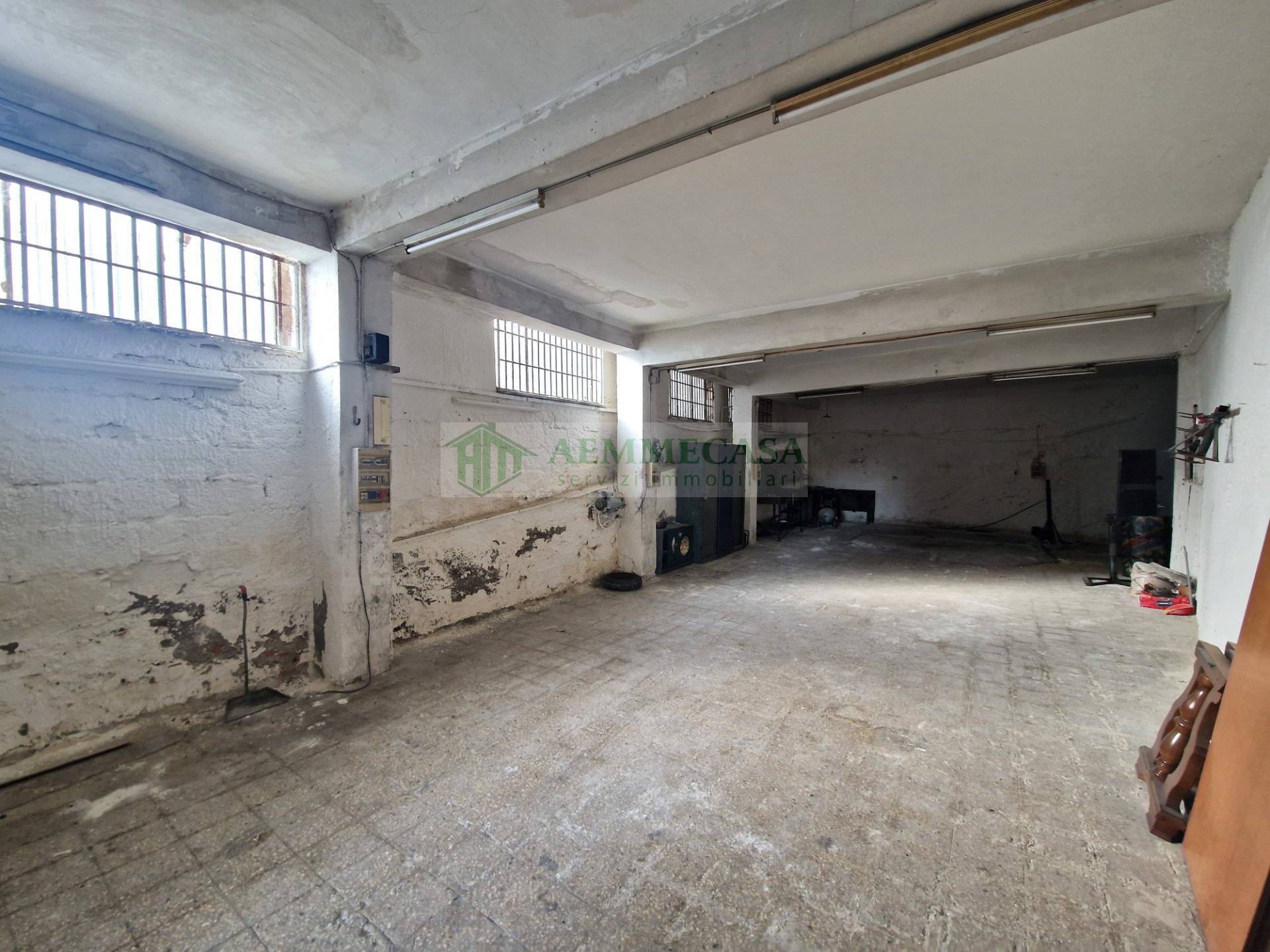 Deposito in affitto a Catania, Via Leucatia - via del Bosco