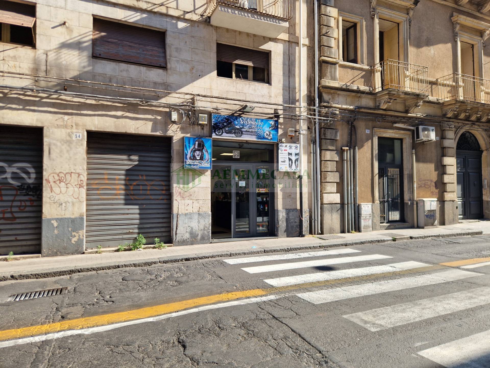 Locale commerciale in vendita a Catania, Zona centro
