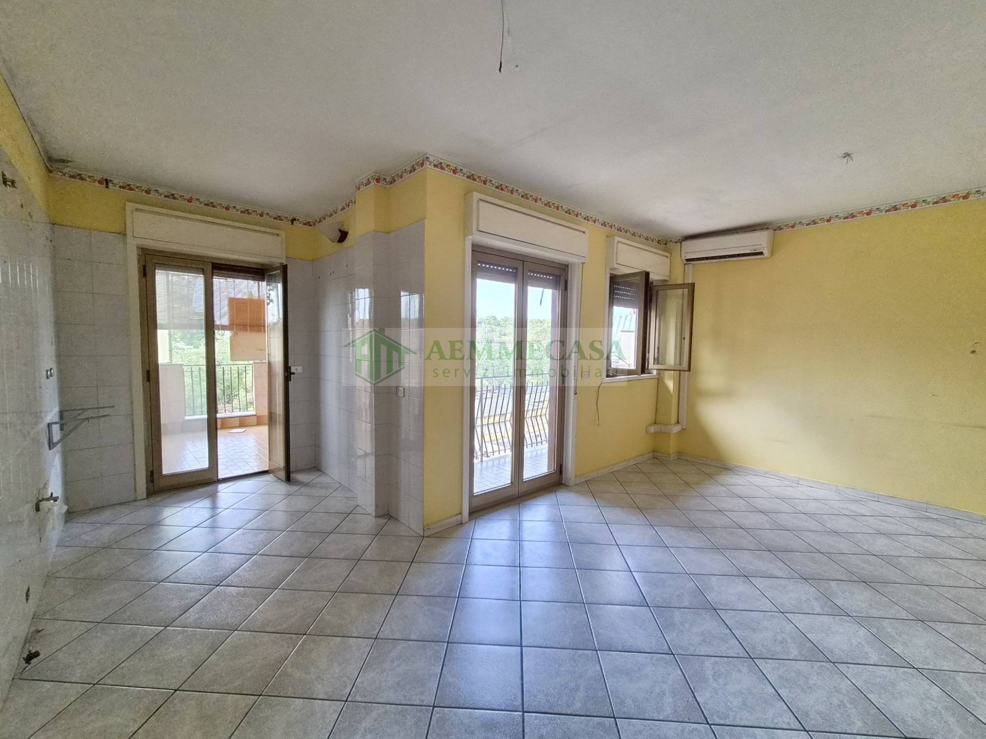 Appartamento con terrazzo a livello in vendita a Catania, Via Leucatia - via del Bosco