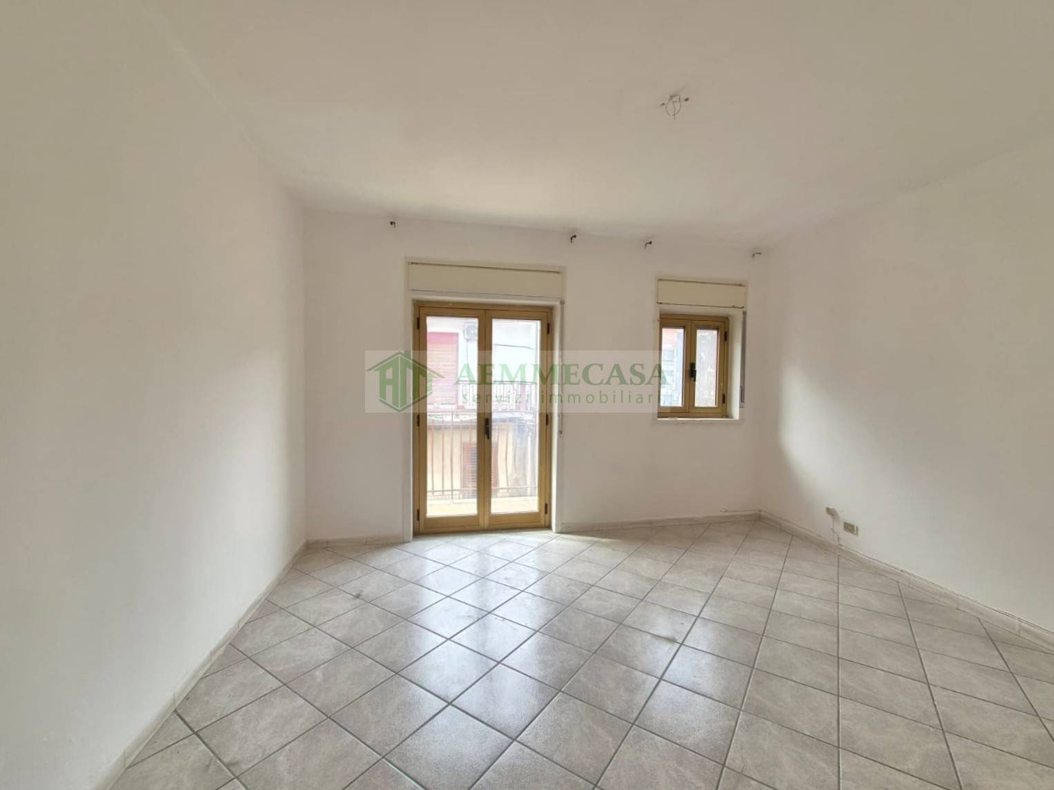 Appartamento con terrazzo a livello in vendita a Catania, Via Leucatia - via del Bosco