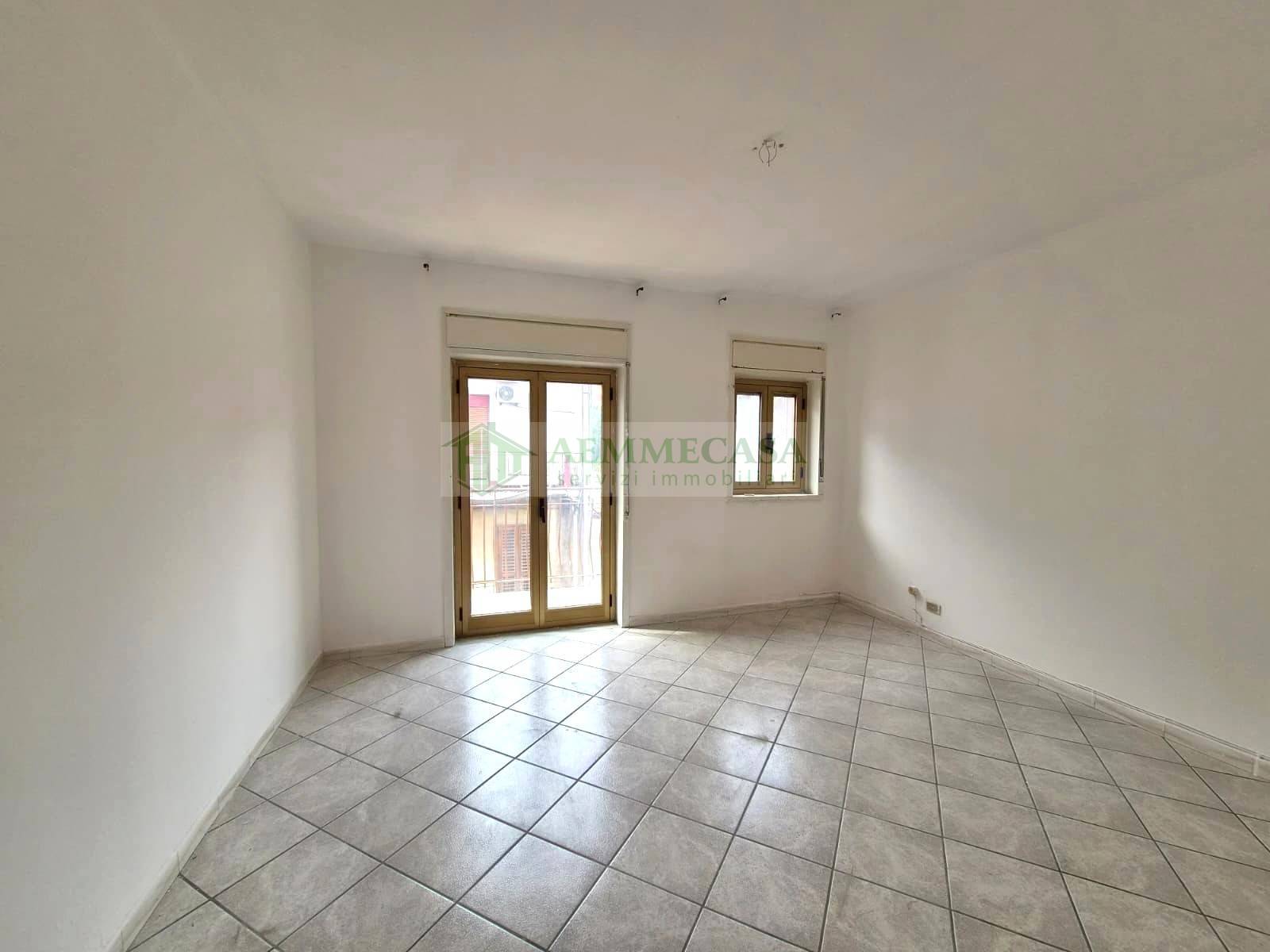 Appartamento con terrazzo a livello in vendita a Catania, Via Leucatia - via del Bosco