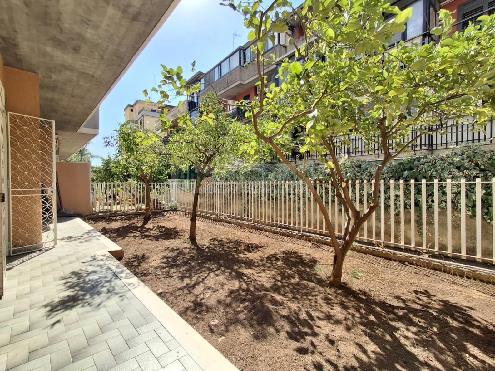 Appartamento con Giardino in vendita a Catania, Via Leucatia - via del Bosco