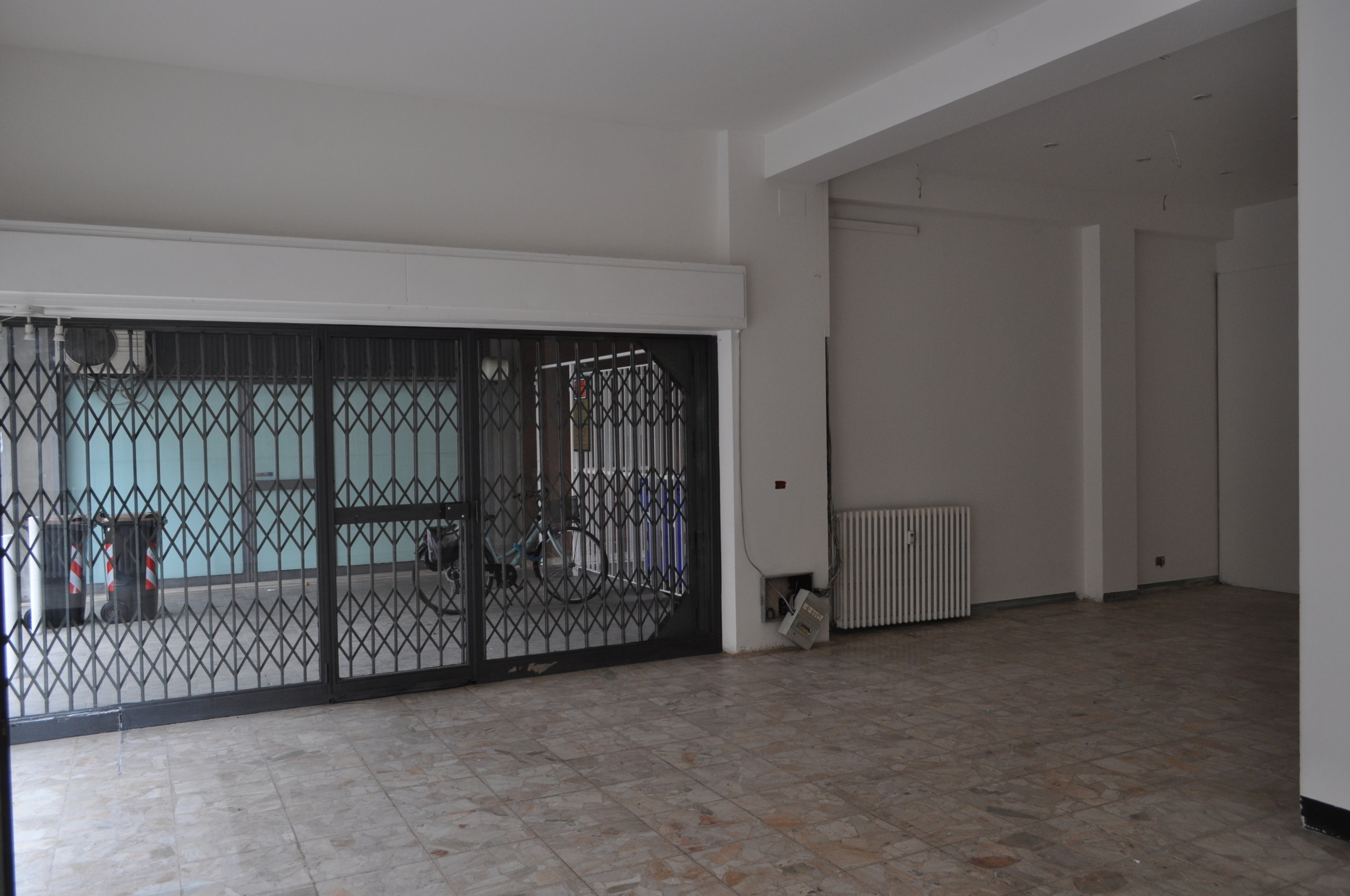 Locale commerciale in affitto in via spezia 49, Collecchio