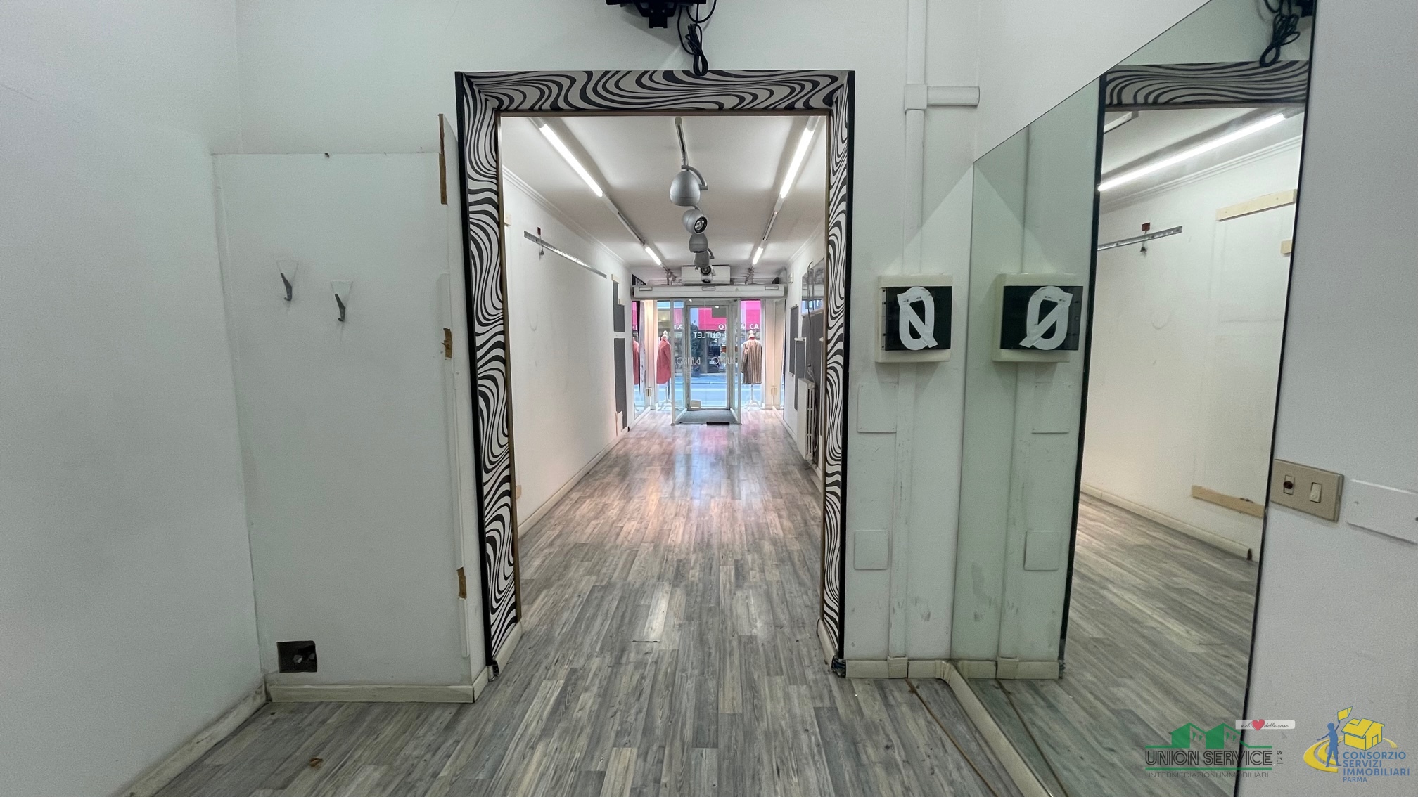 Locale commerciale in vendita in strada garibaldi, Parma