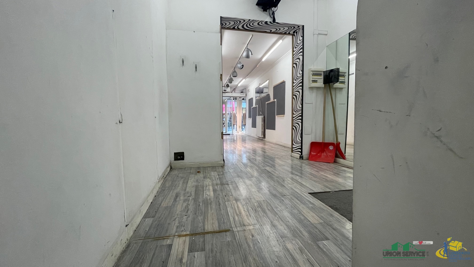 Locale commerciale in vendita in strada garibaldi, Parma