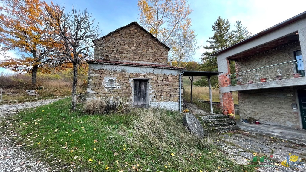 Rustico con giardino in pessola casa gasparone 81, Varsi