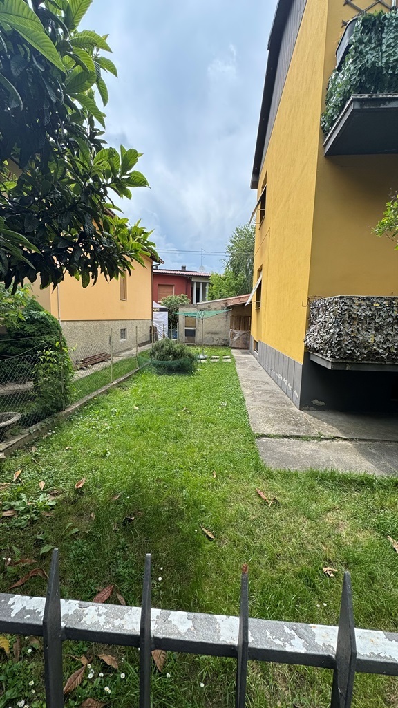 Casa indipendente in vendita in via giacomo leopardi, Collecchio