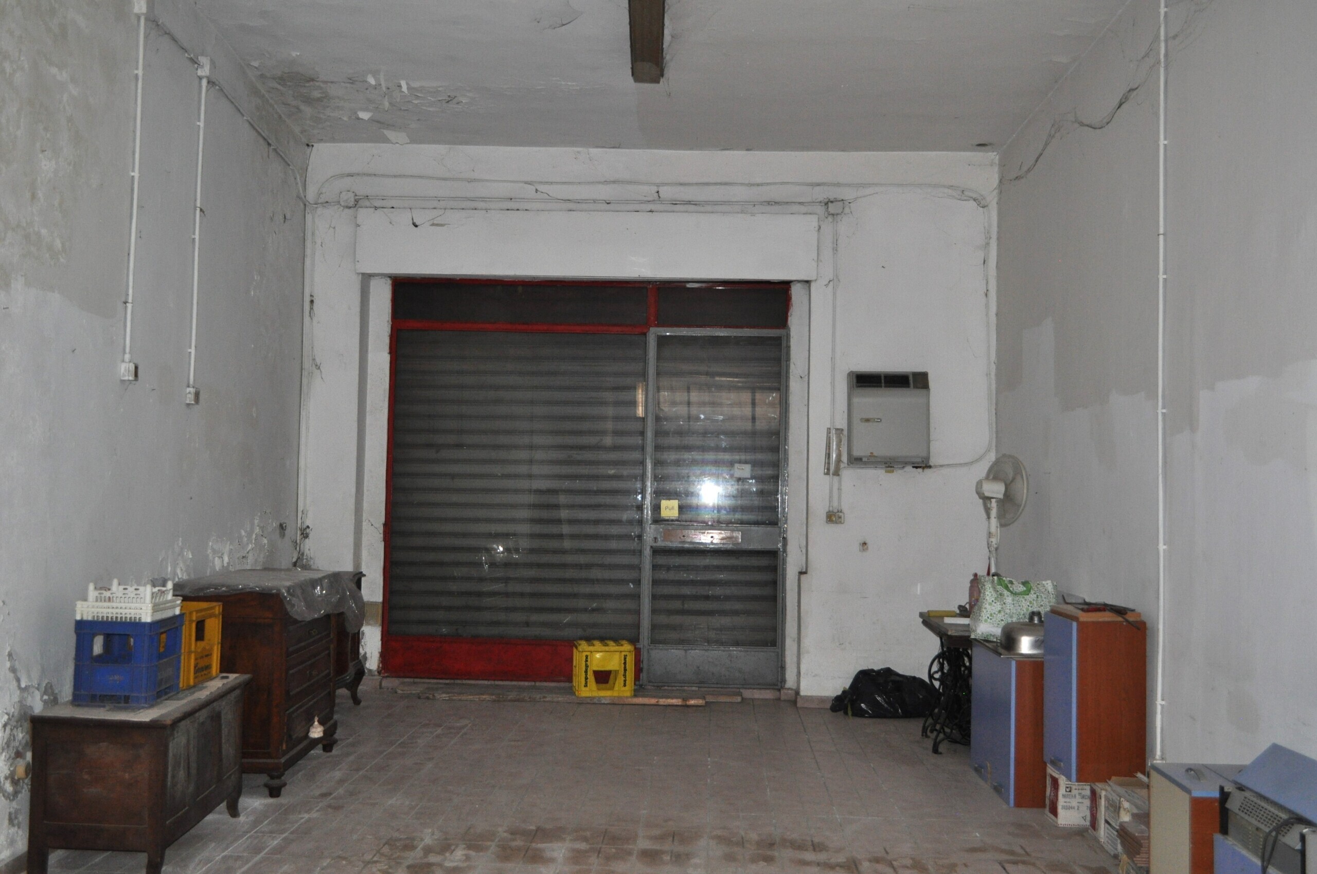 Magazzino da ristrutturare in borgo sorgo, Parma