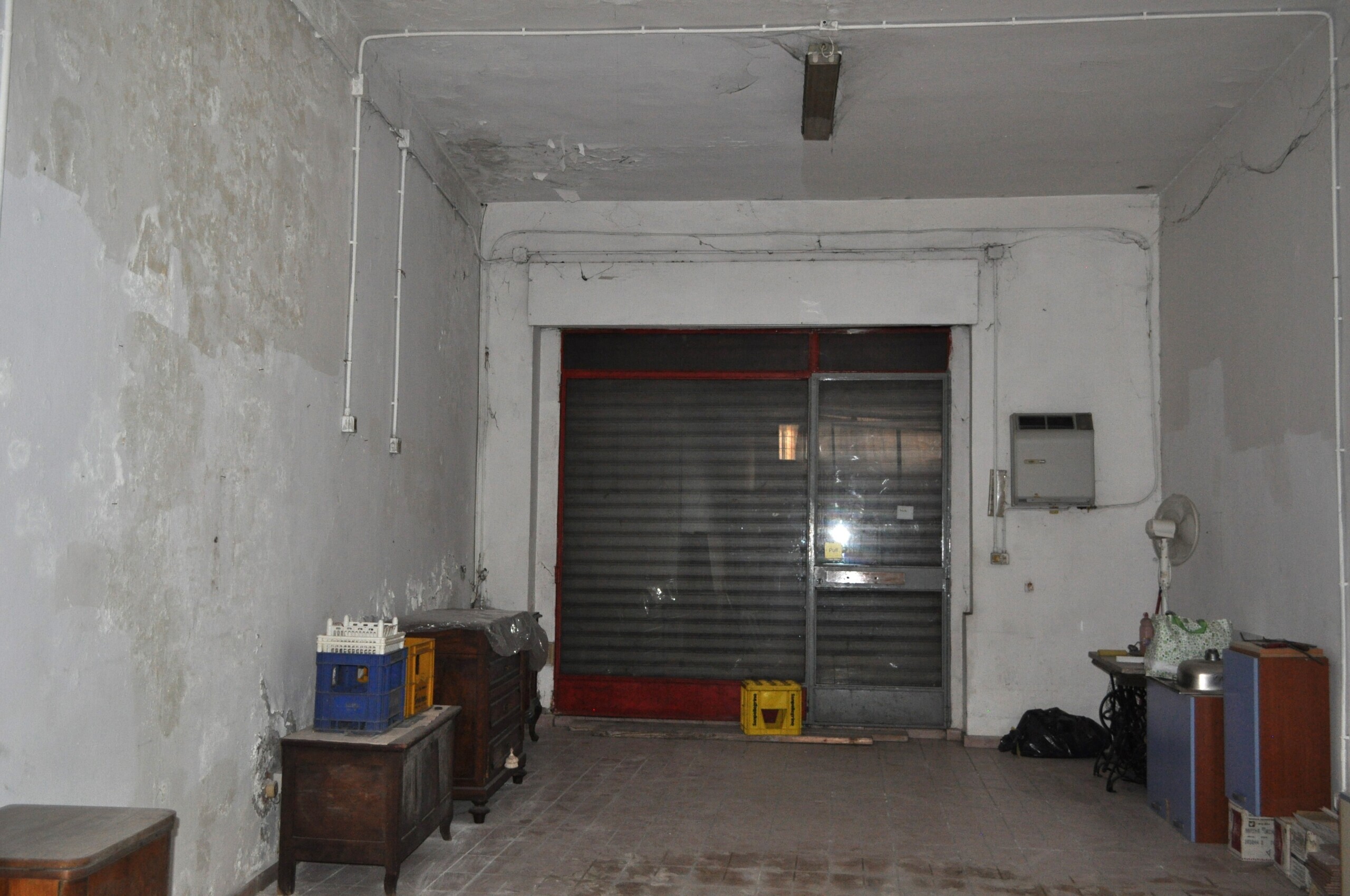 Magazzino da ristrutturare in borgo sorgo, Parma