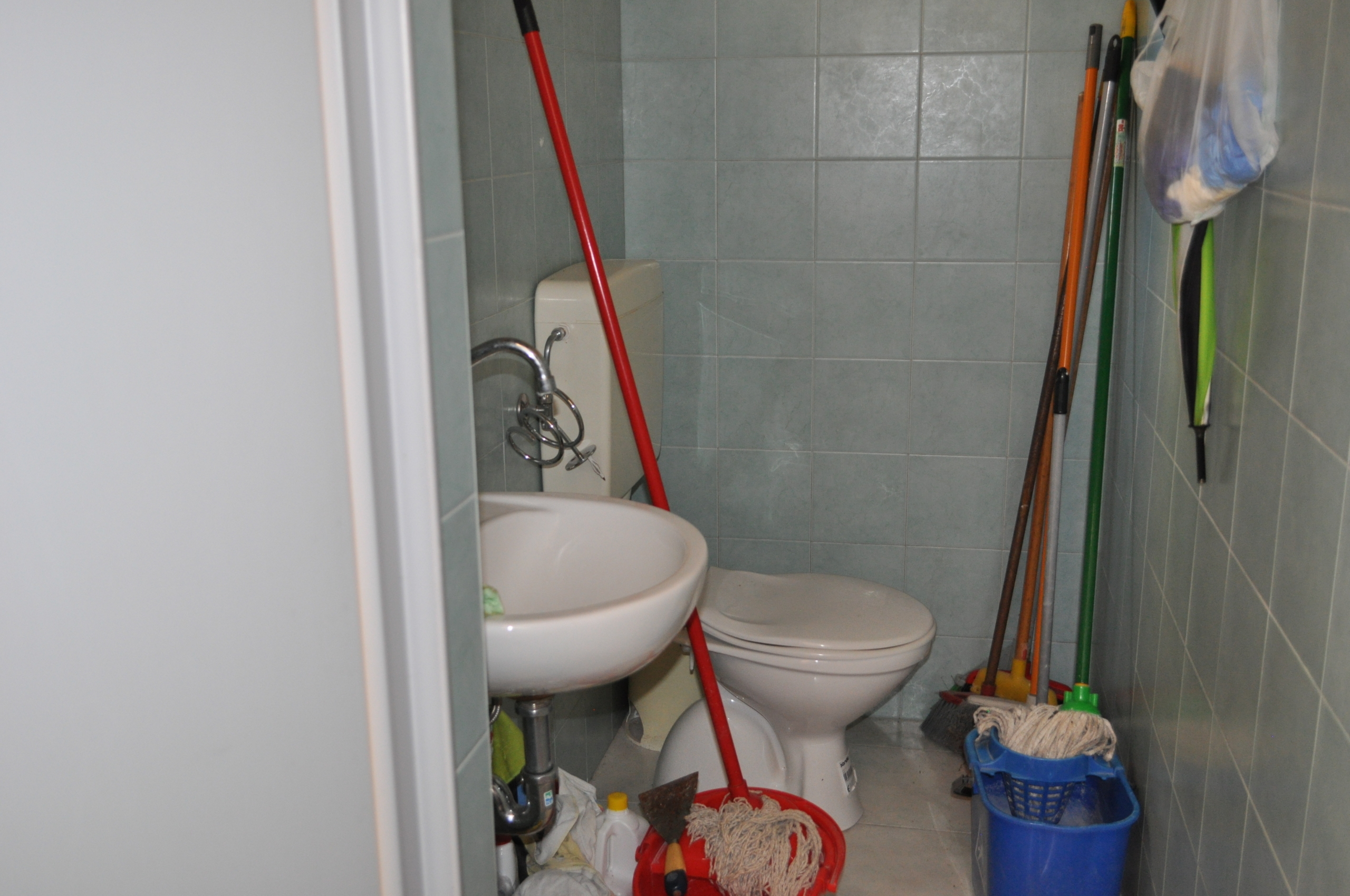 Magazzino da ristrutturare in borgo sorgo, Parma