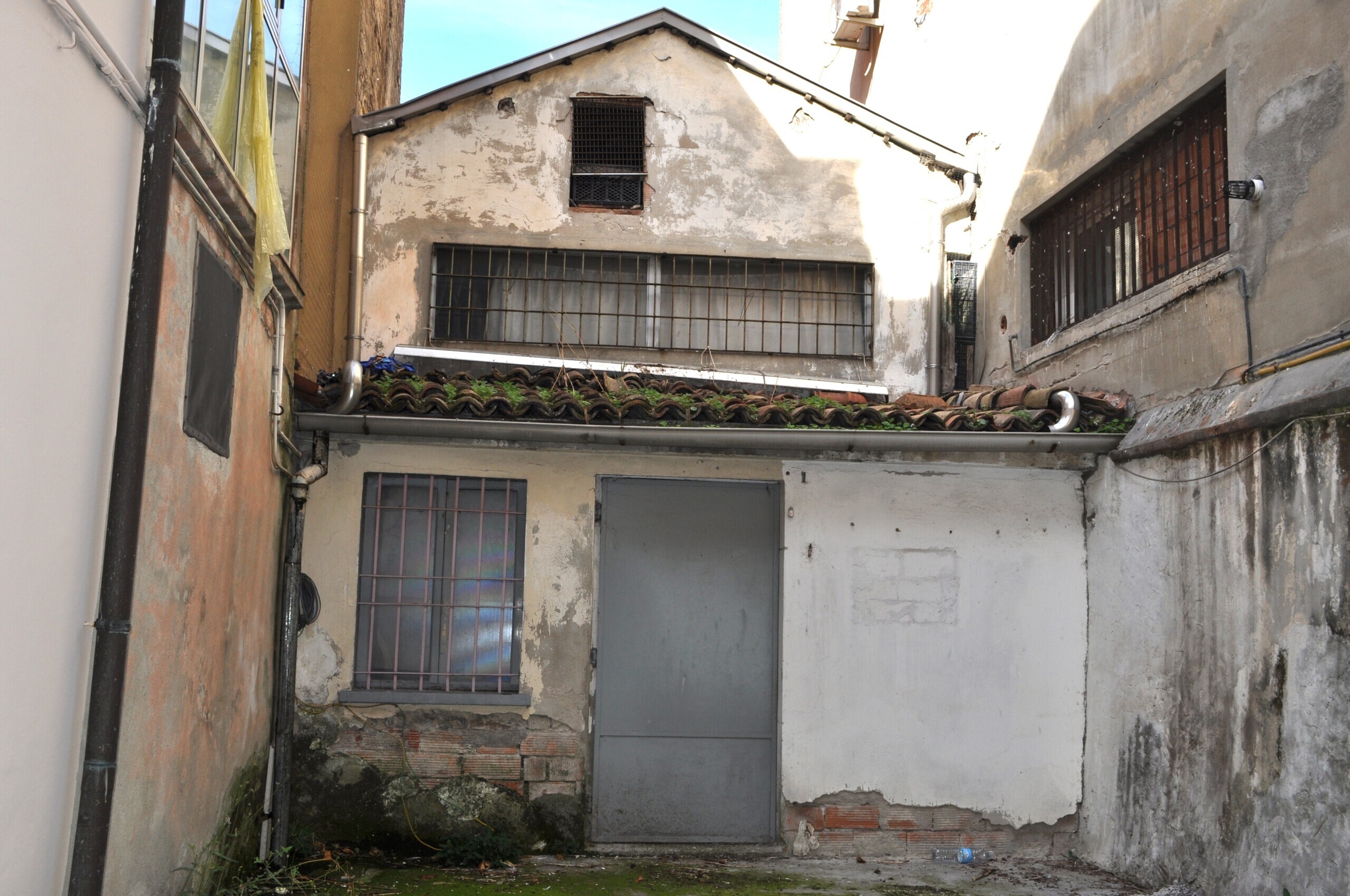 Magazzino da ristrutturare in borgo sorgo, Parma